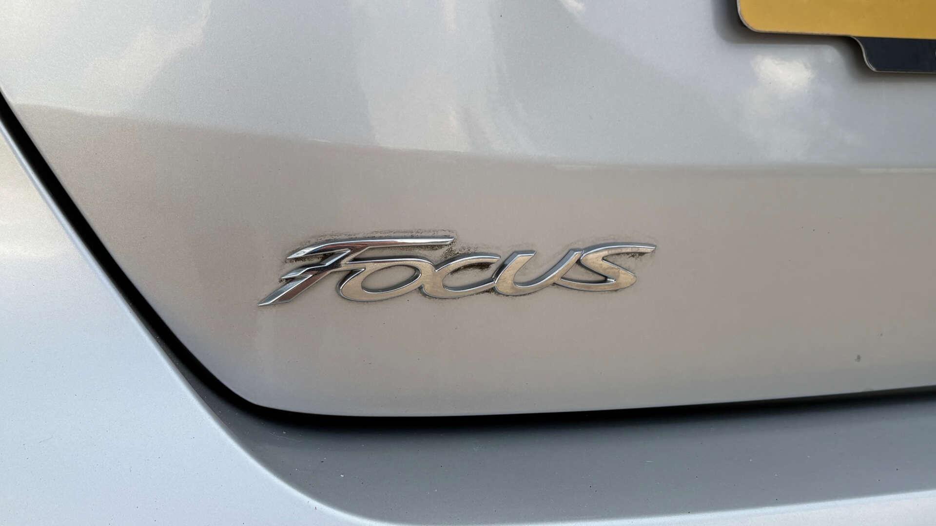 Ford Focus view 45