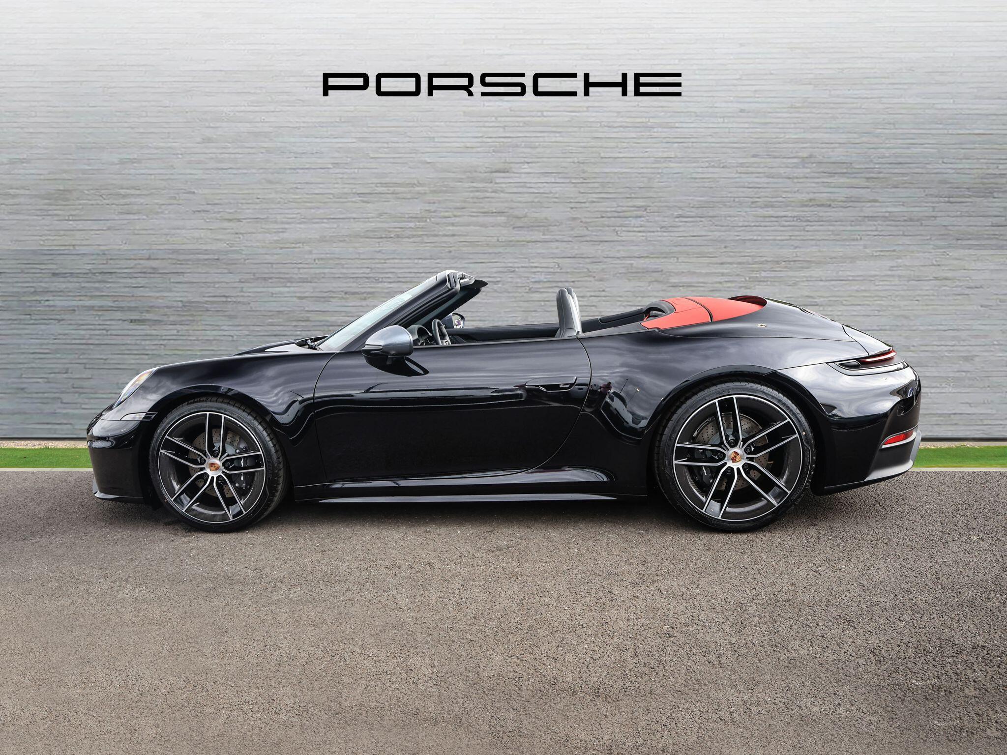 Porsche 911 view 6