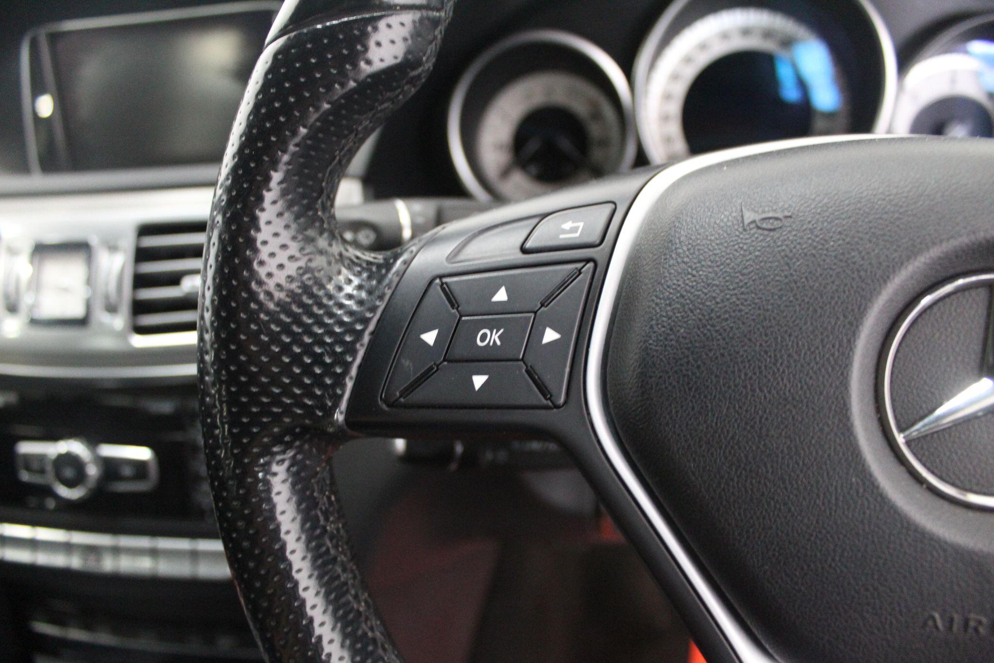Mercedes-Benz E-Class view 44