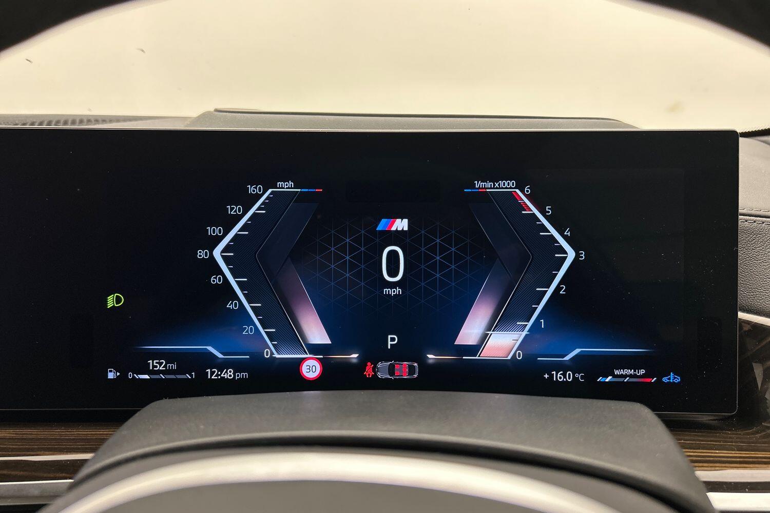 BMW X6 view 10
