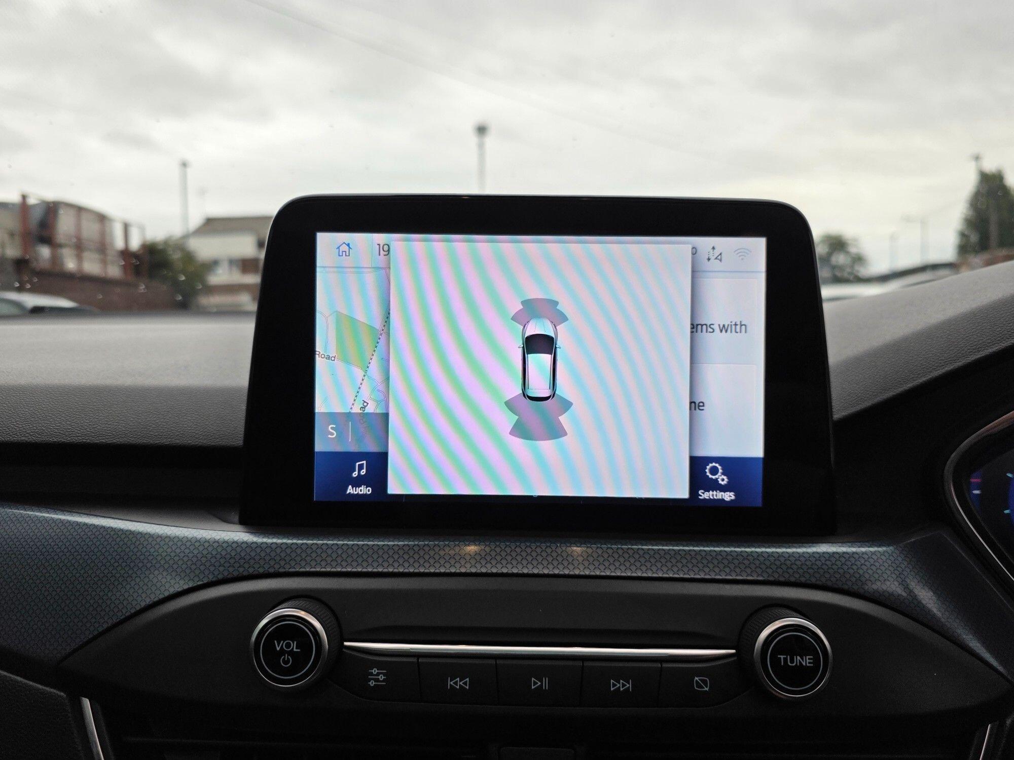 Ford Focus view 3
