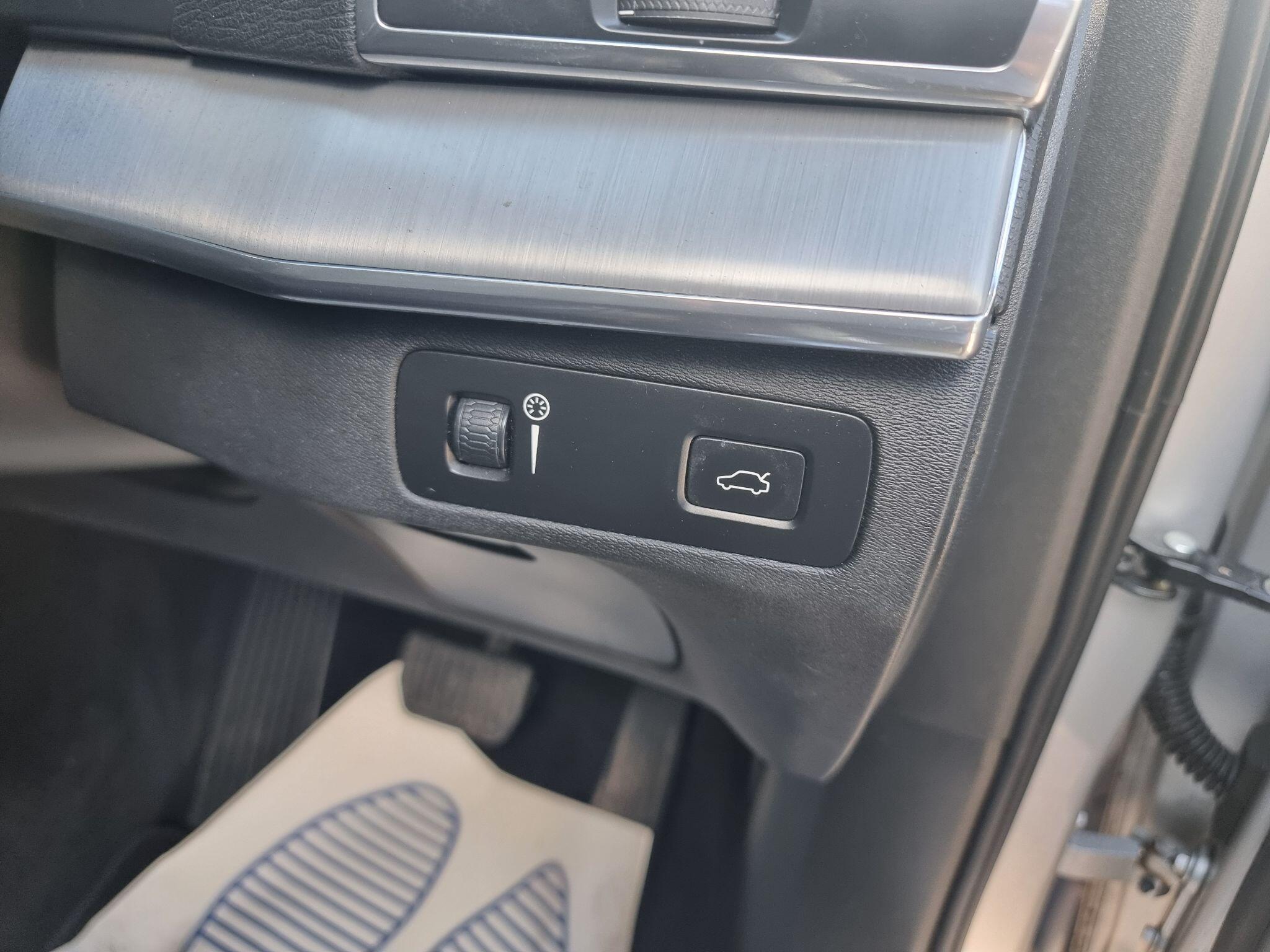 Volvo XC90 view 35