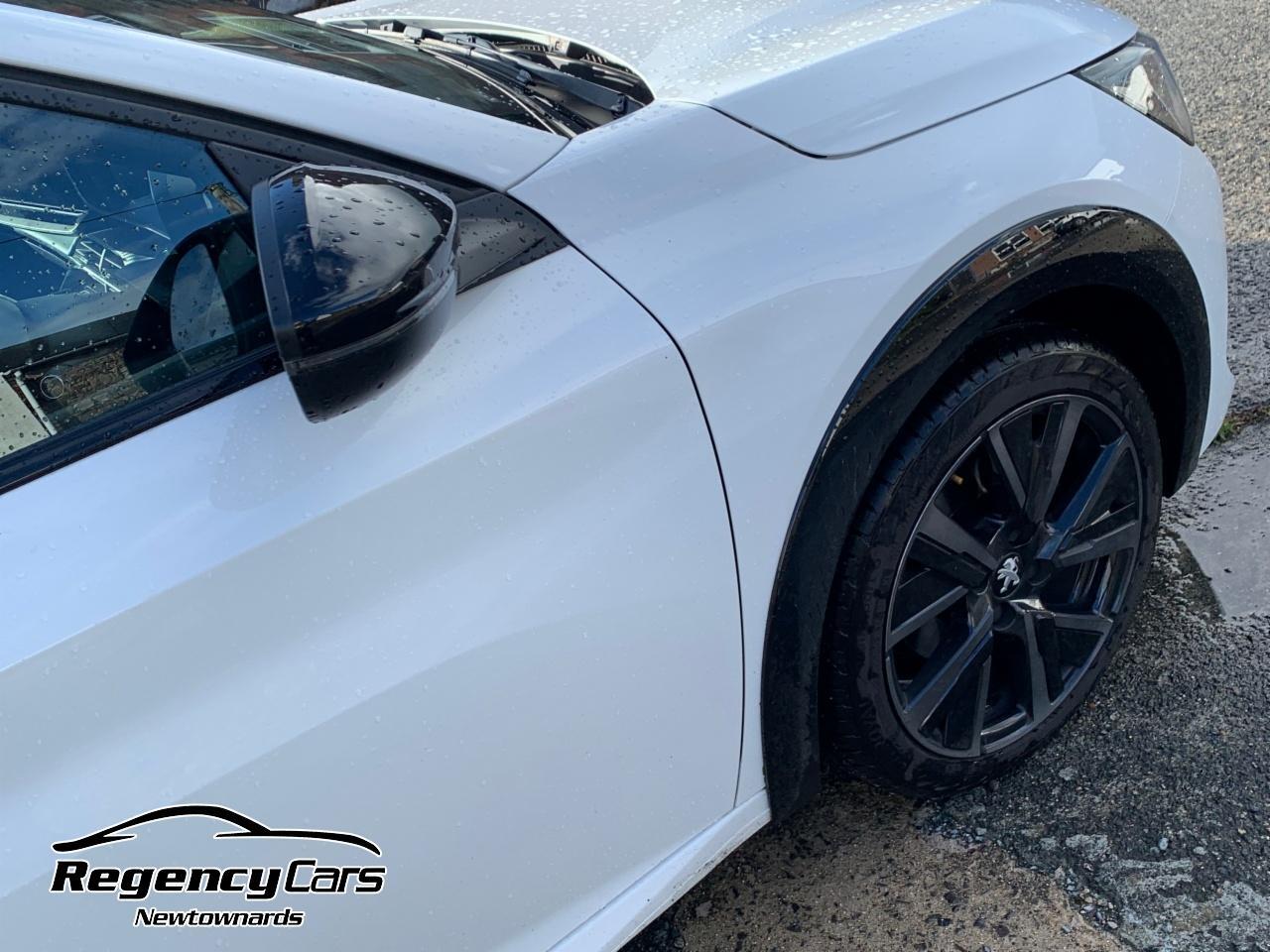 Peugeot 208 view 26