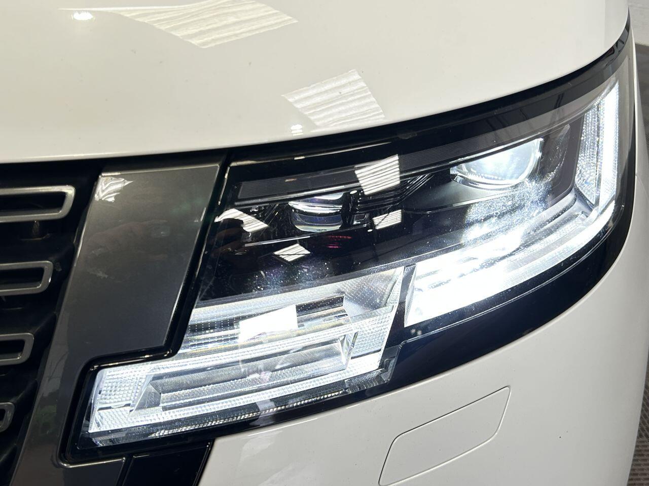 Land Rover Range Rover view 21