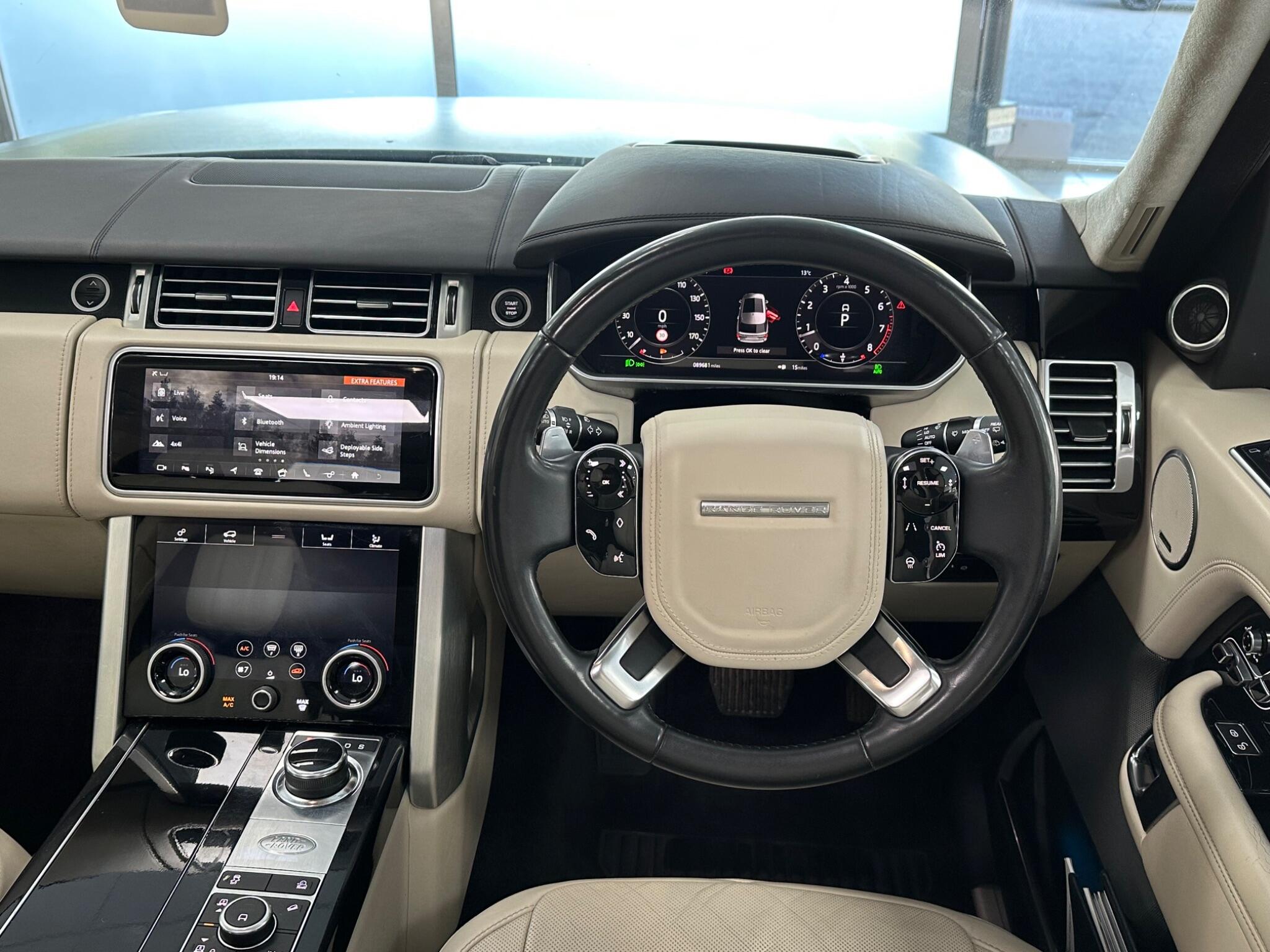 Land Rover Range Rover view 17
