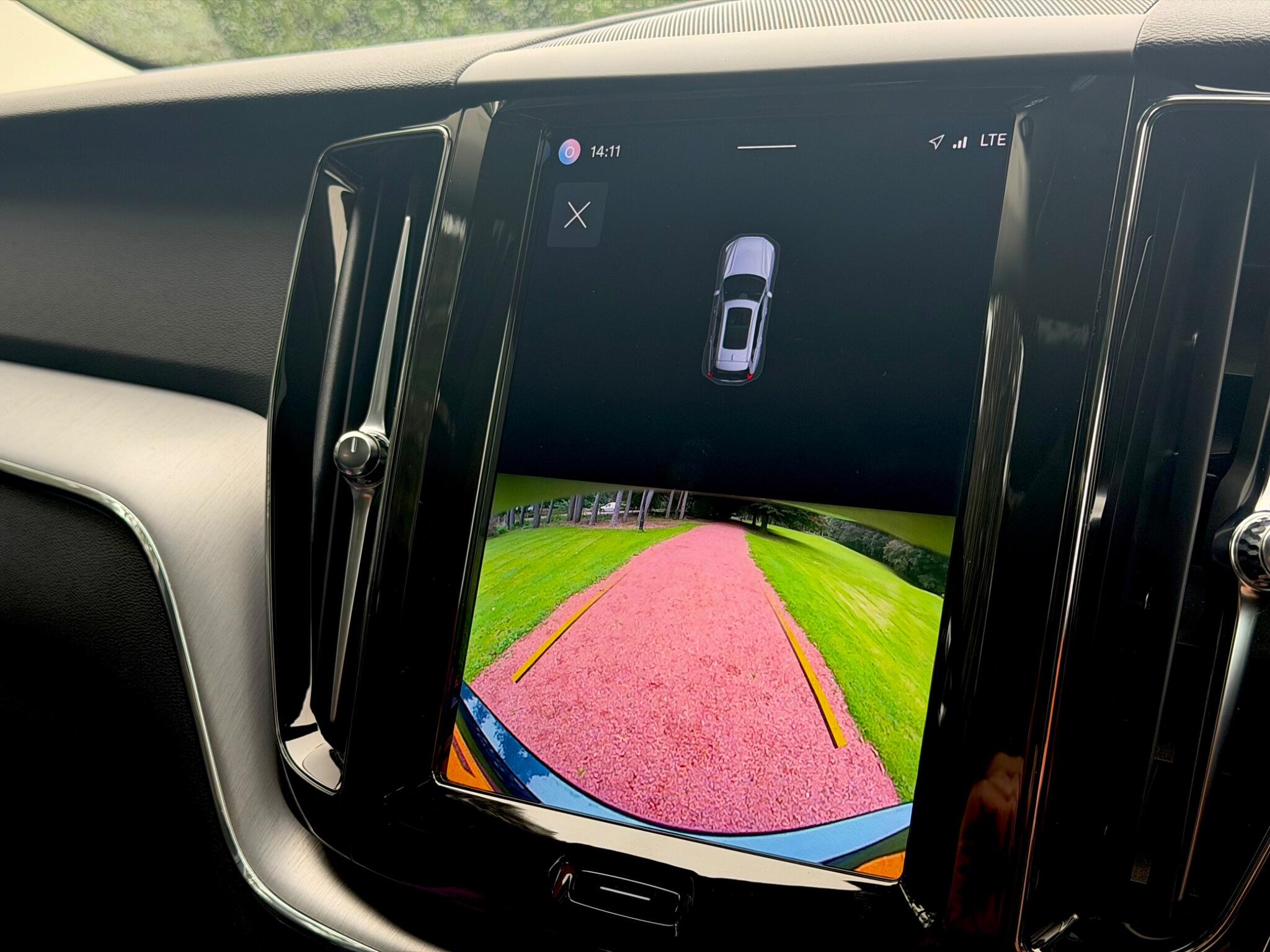 Volvo XC60 view 8