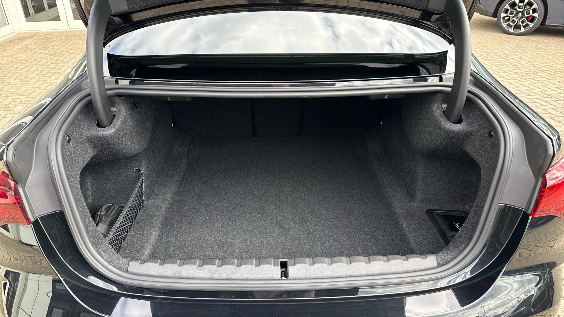 BMW 4 Series view 13
