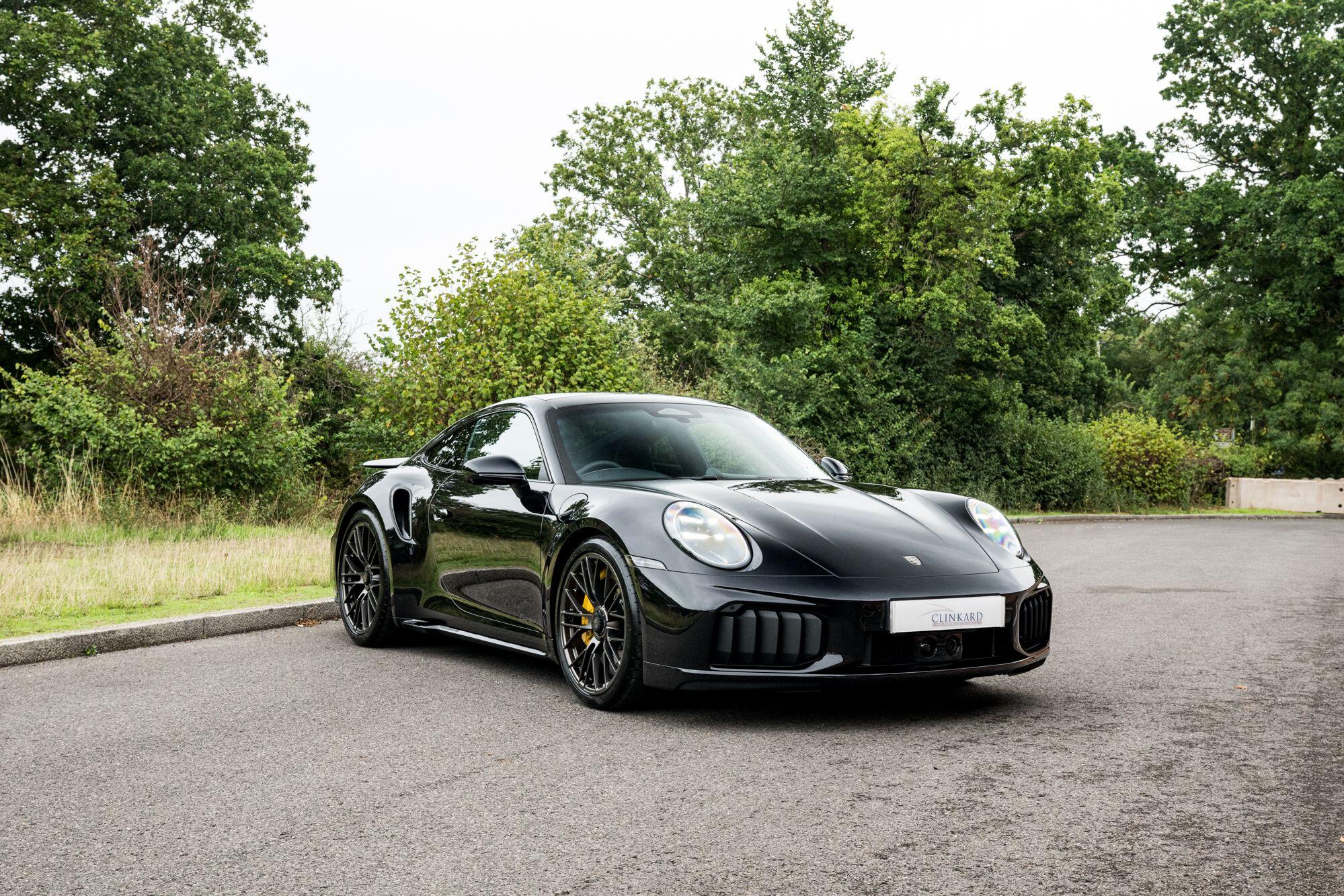 Porsche 911 view 8