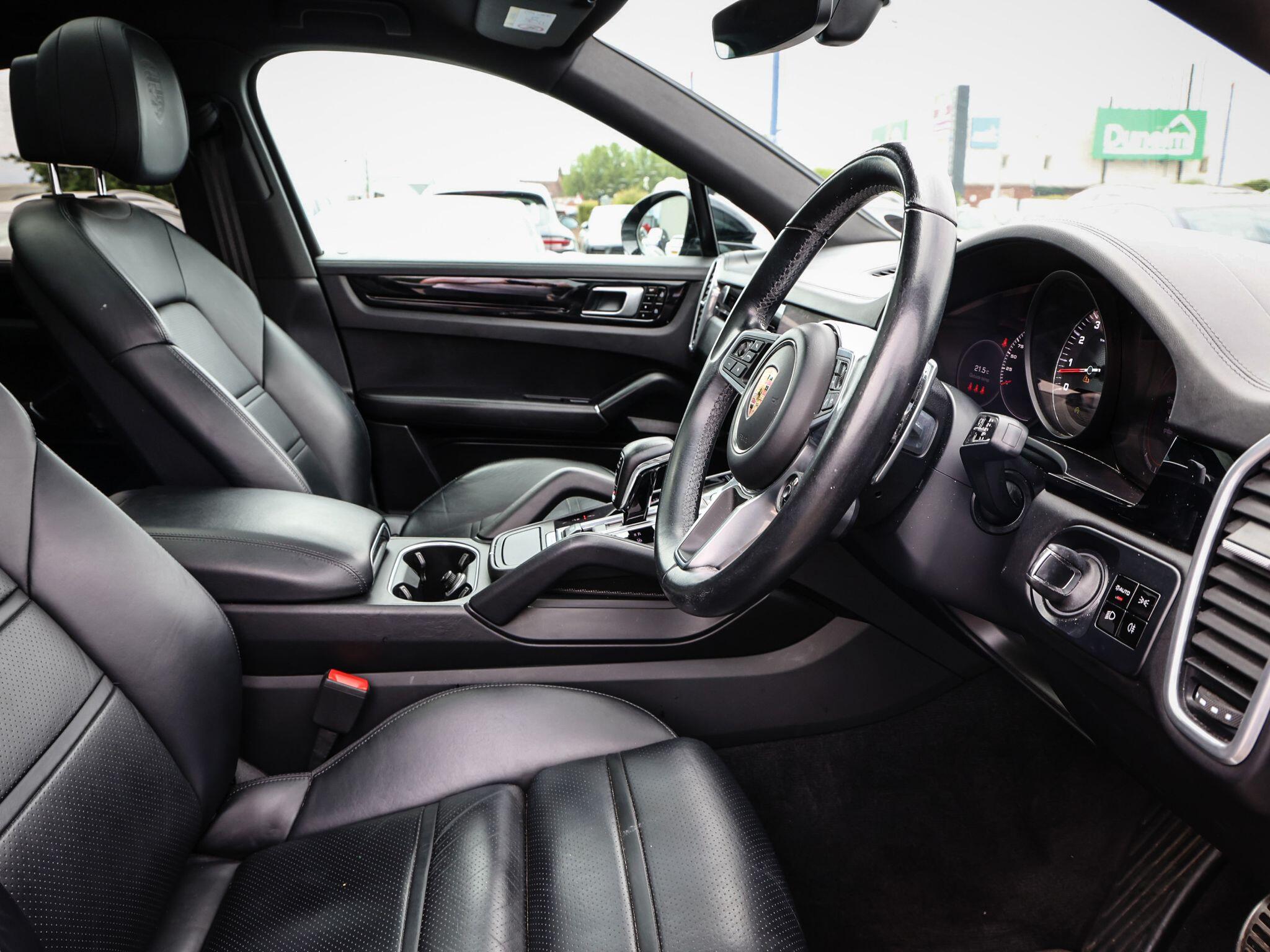 Porsche Cayenne view 42
