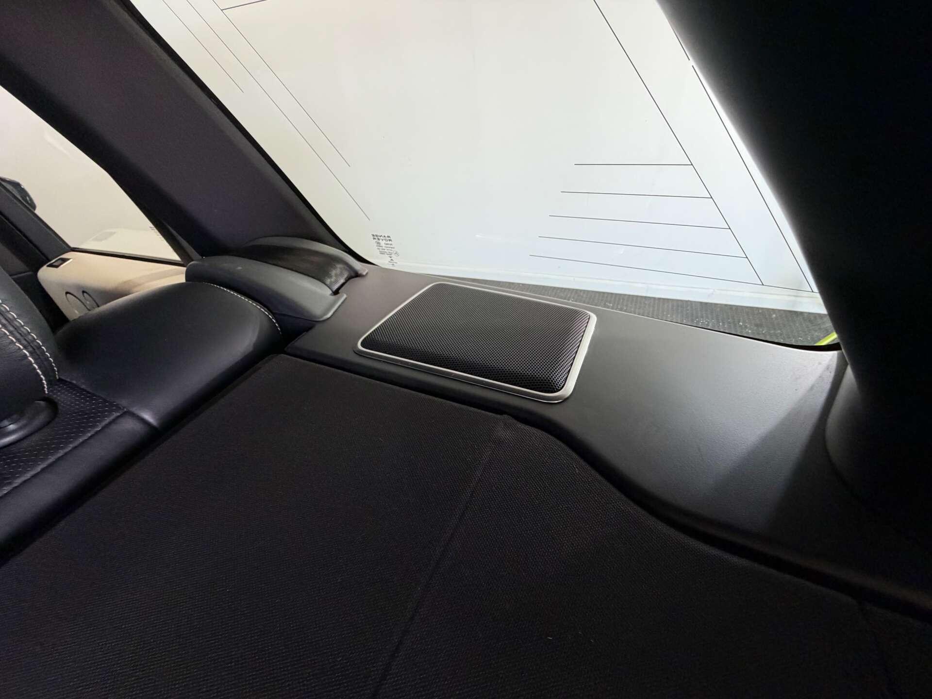 Land Rover Range Rover view 11