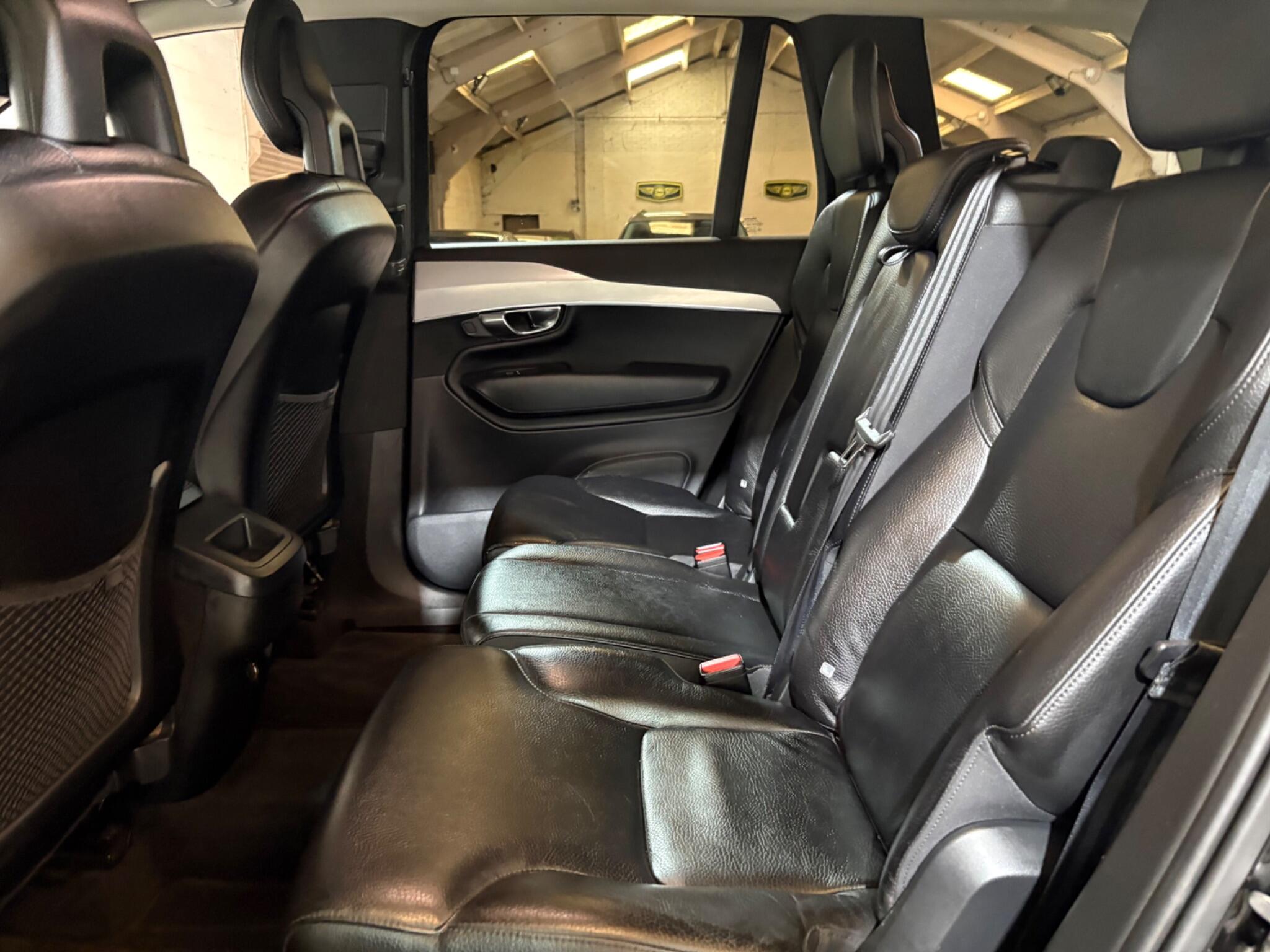 Volvo XC90 view 28
