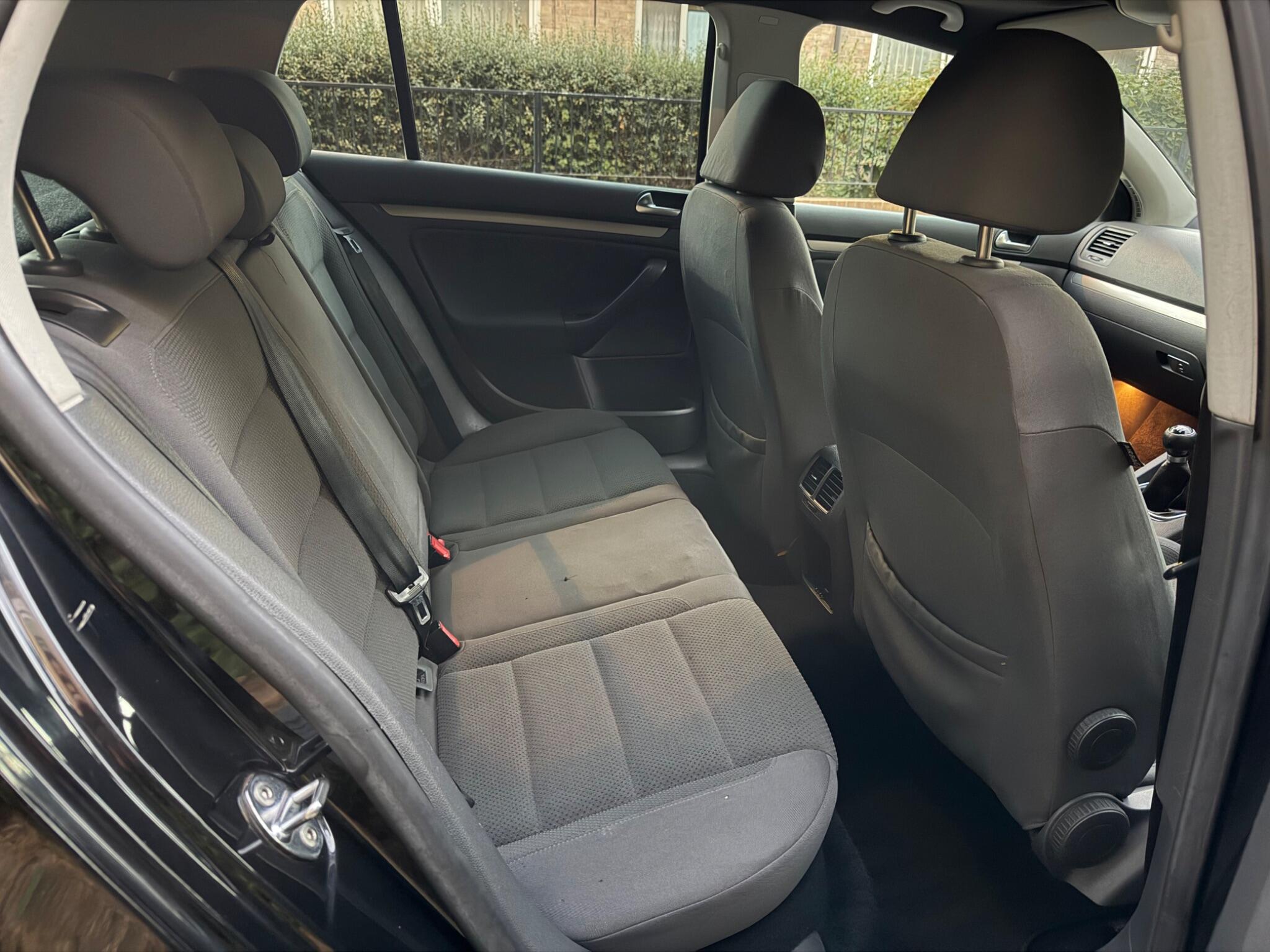 Volkswagen Golf view 21