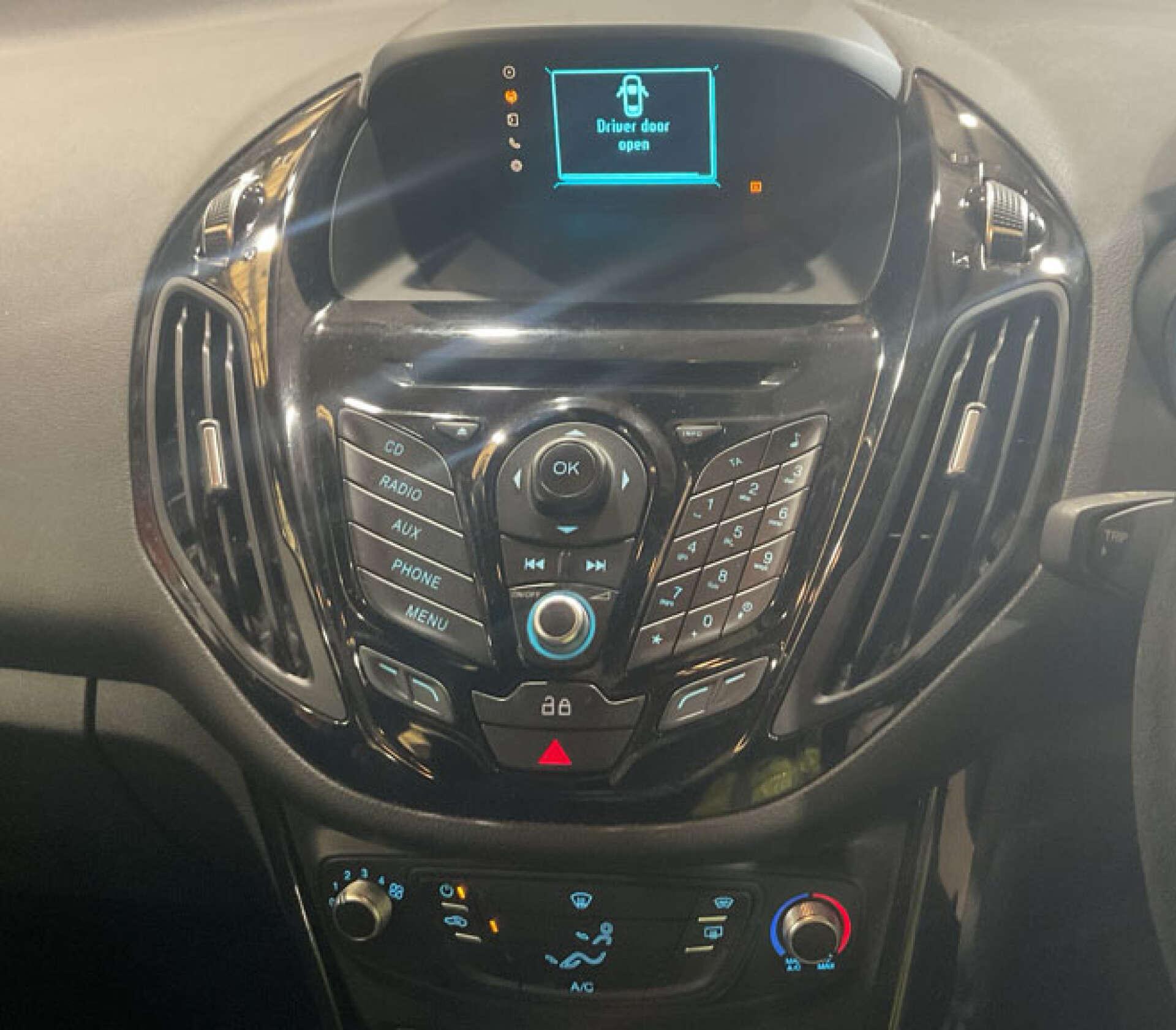 Ford B-Max view 3