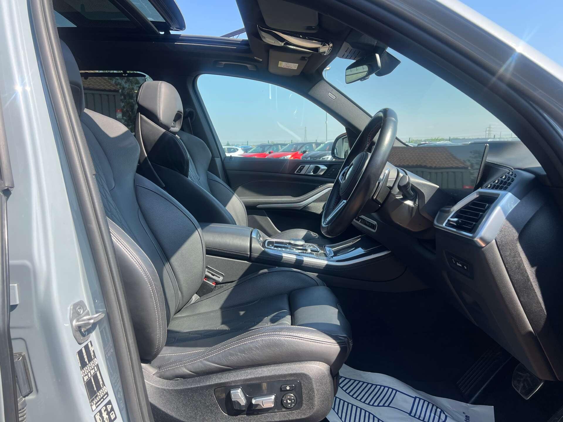BMW X5 view 22