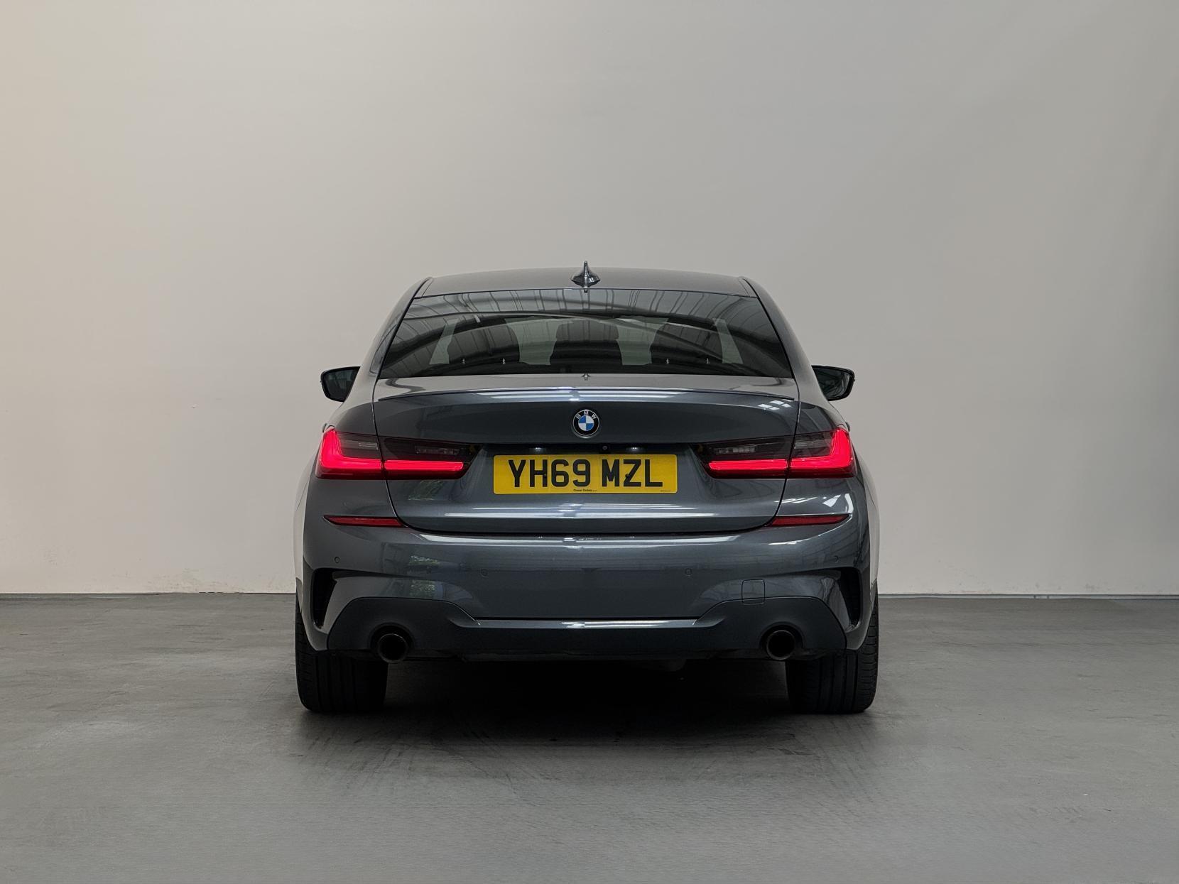 BMW 3 Series view 13