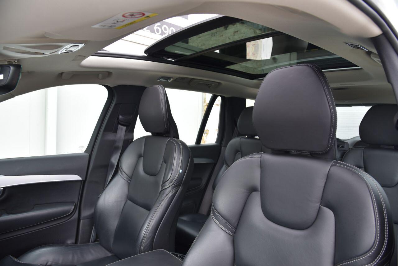 Volvo XC90 view 15