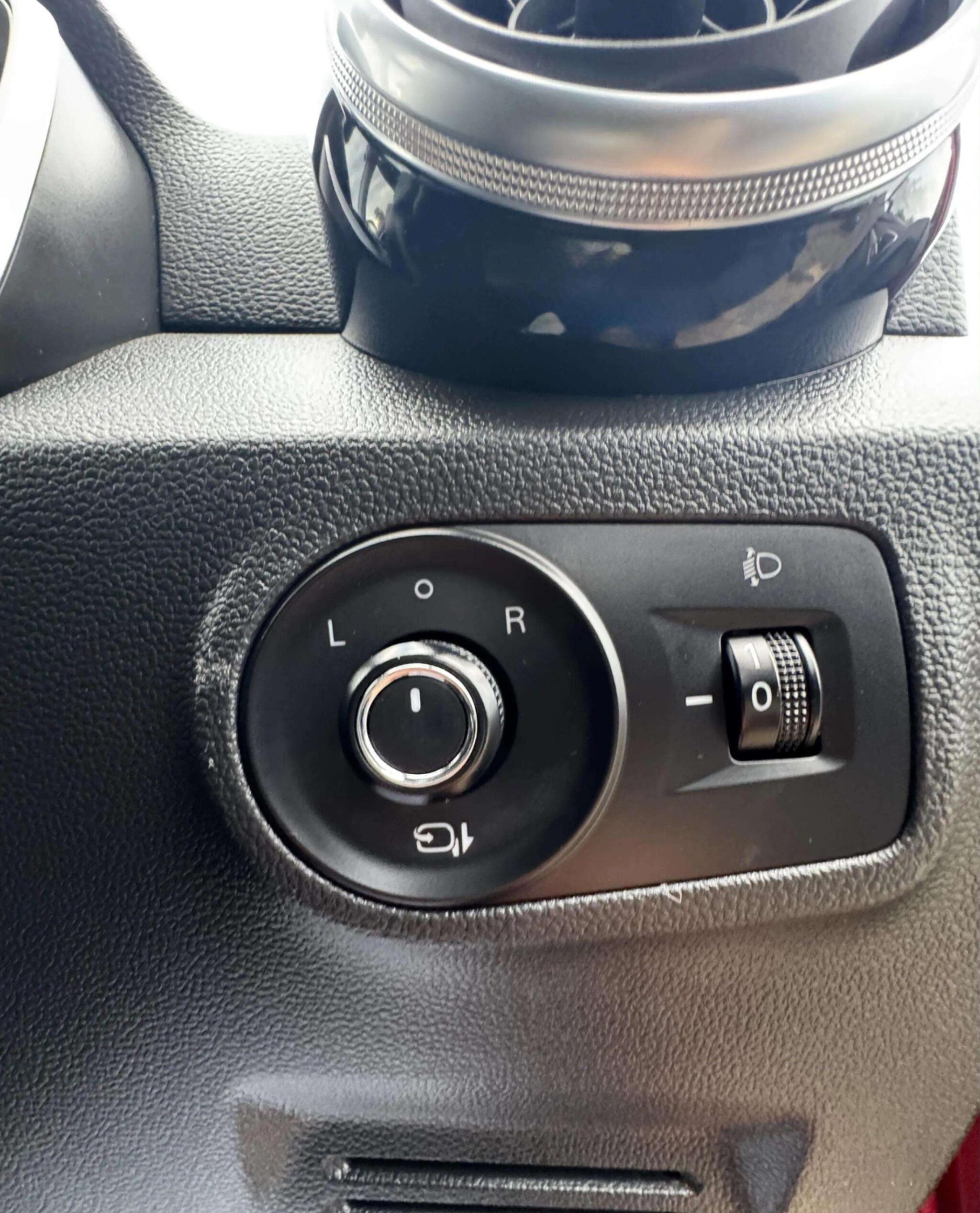 MG ZS view 41