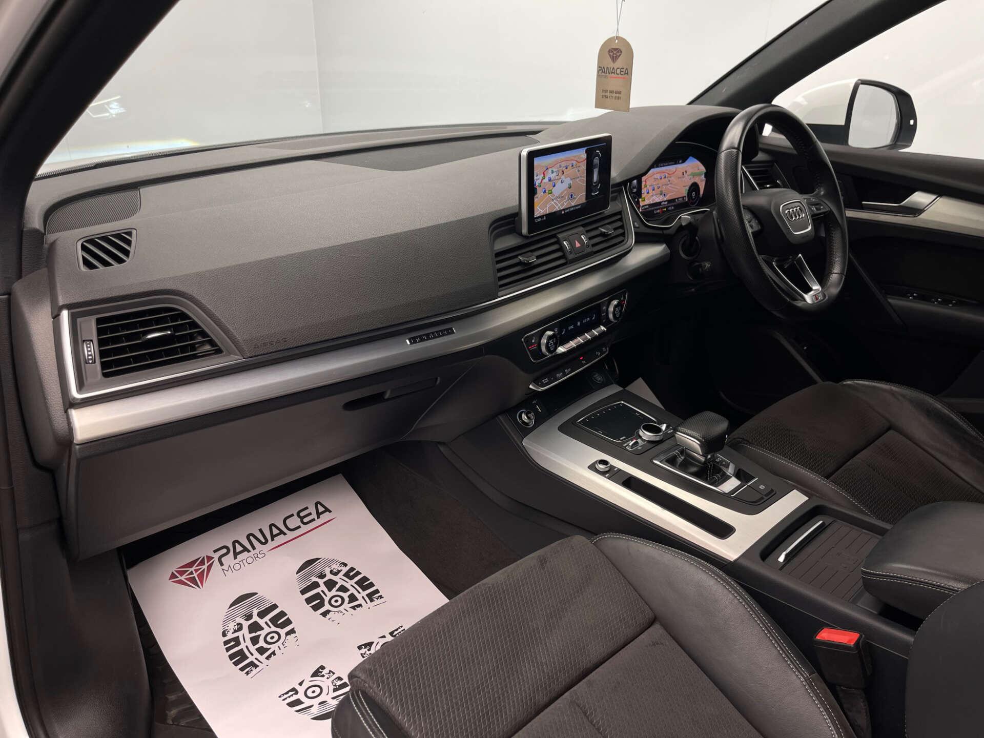 Audi Q5 view 34