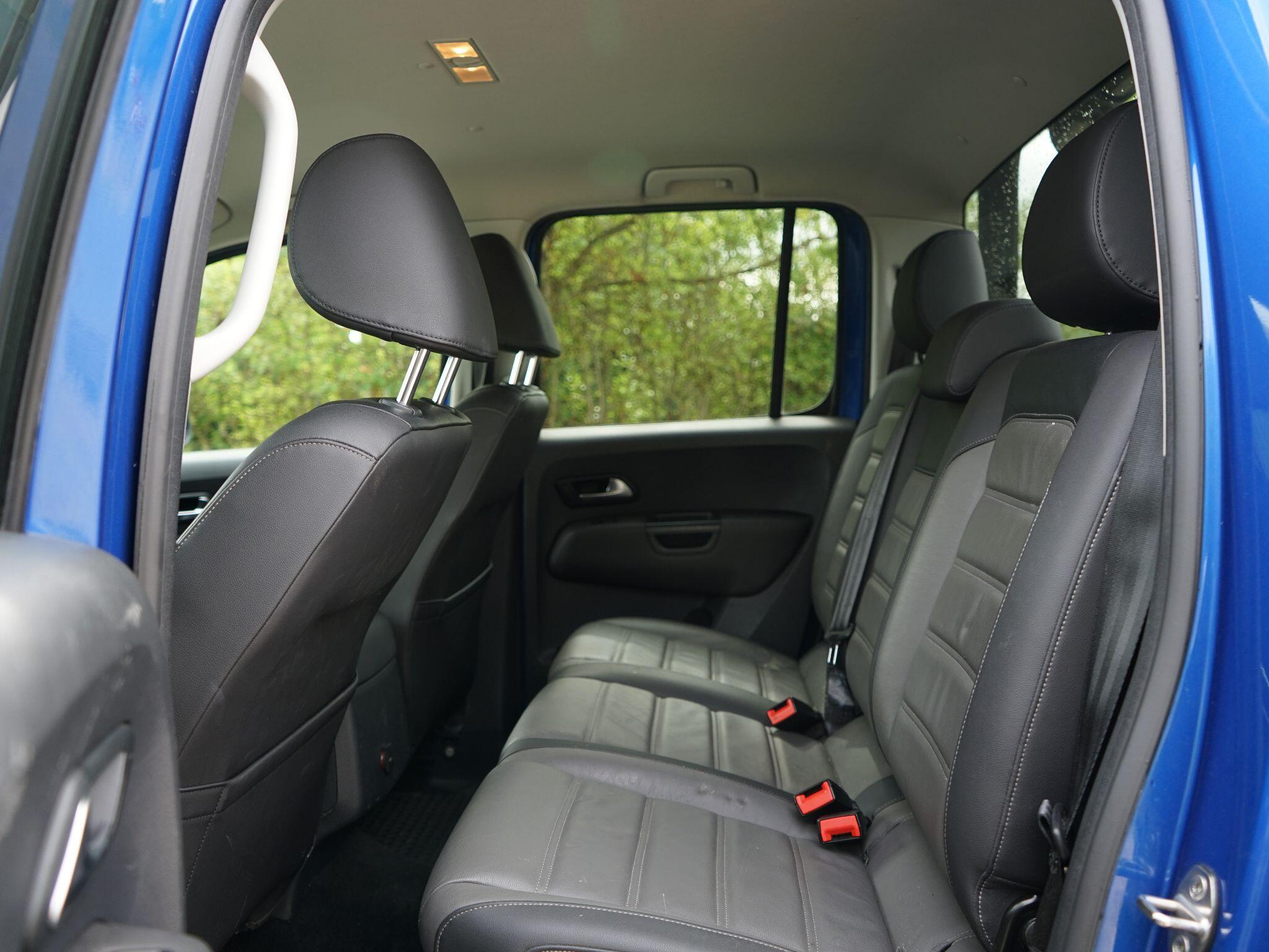 Volkswagen Amarok view 14