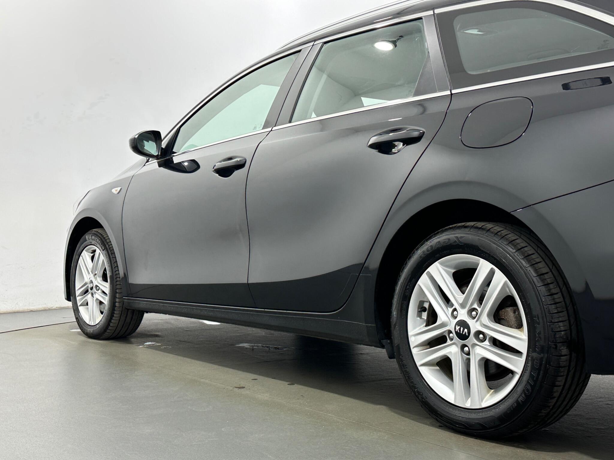 Kia Ceed view 48