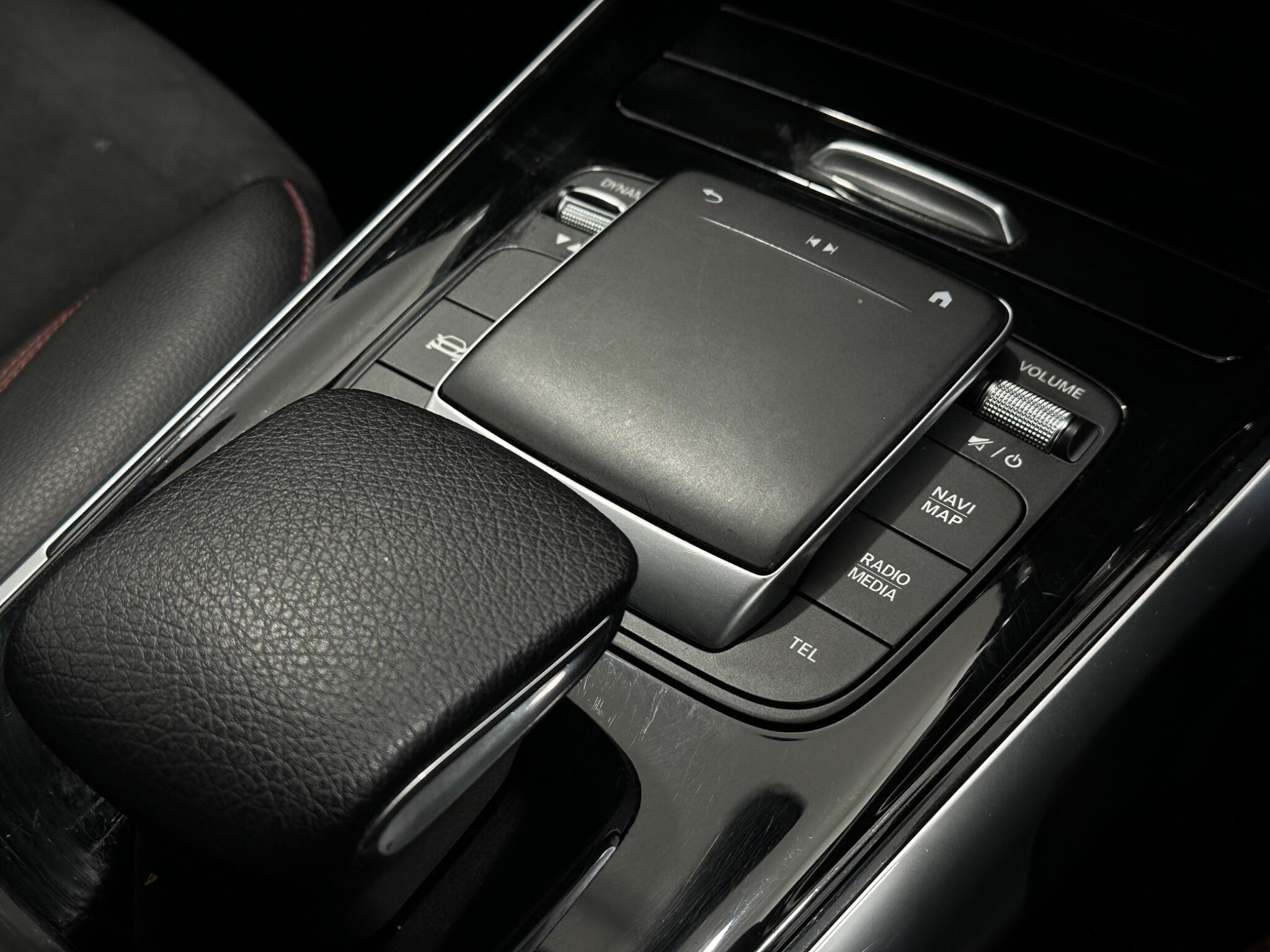 Mercedes-Benz GLB view 22