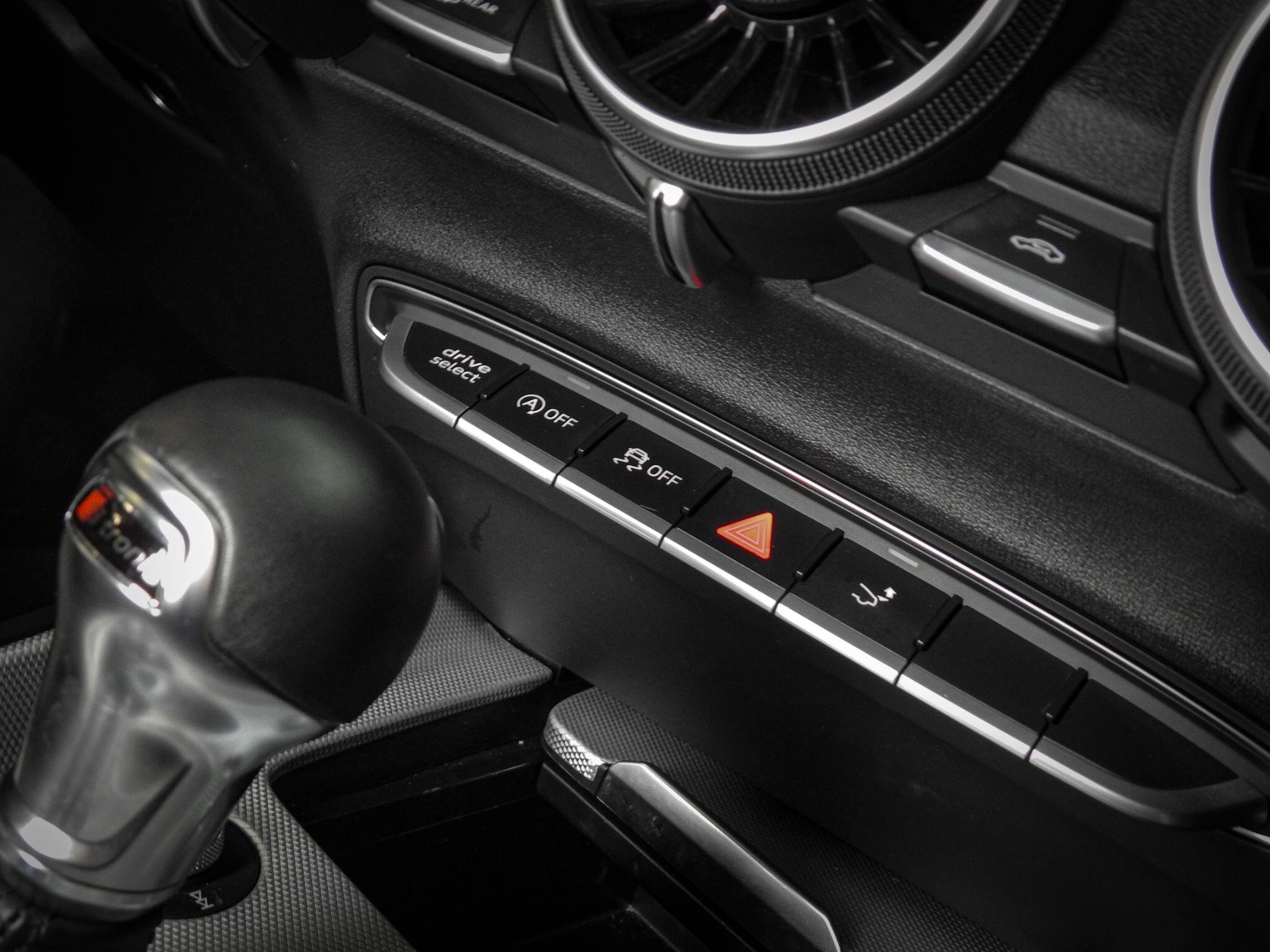 Audi TT view 28