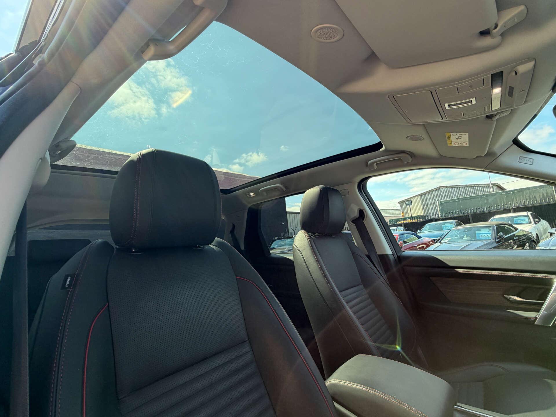 Land Rover Discovery Sport view 46