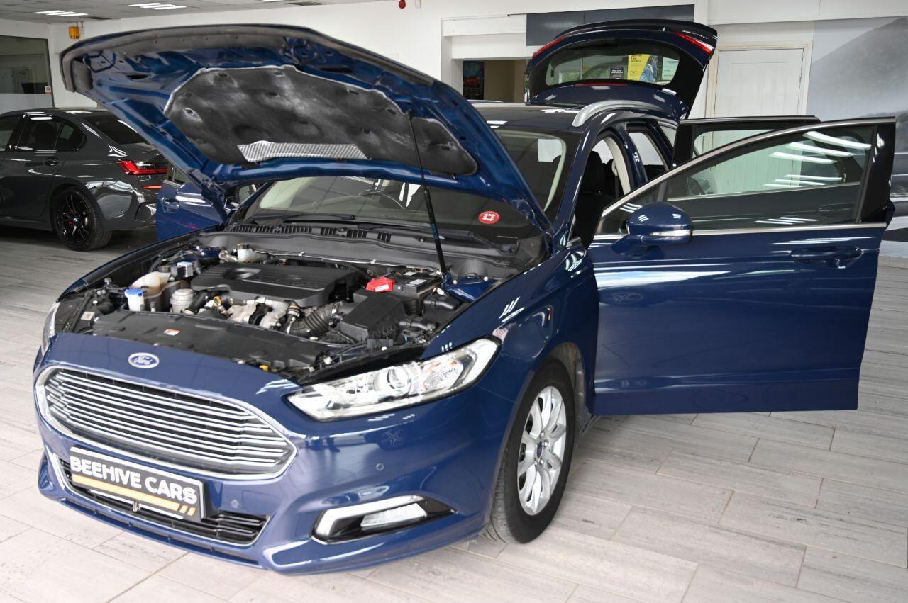 Ford Mondeo view 12