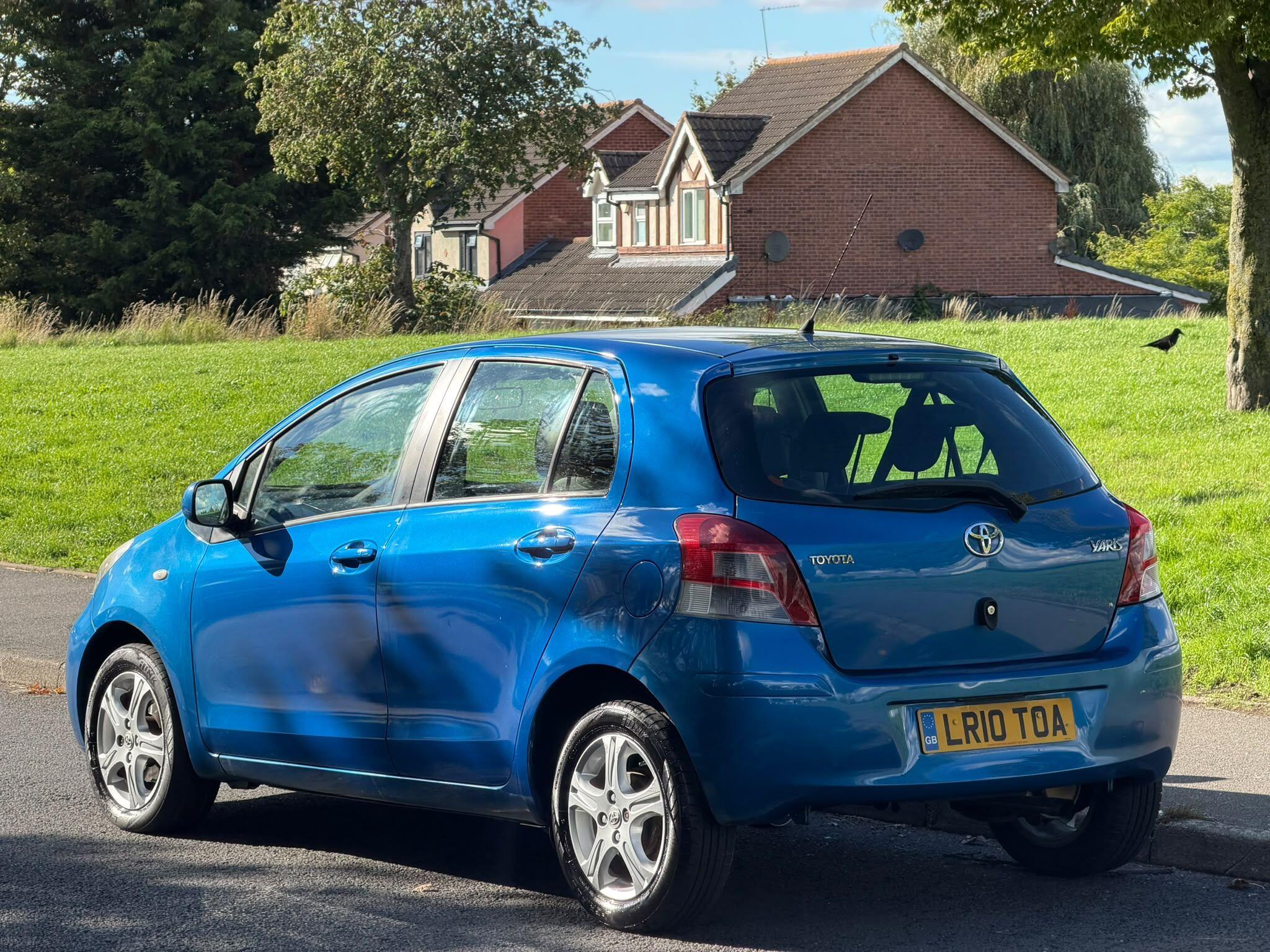 Toyota Yaris view 11