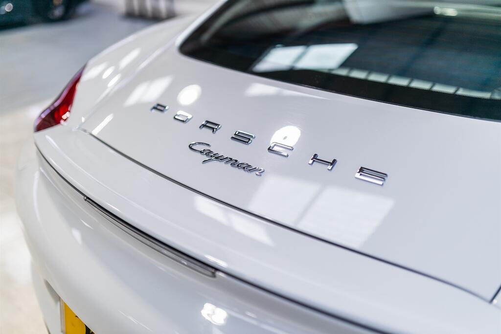 Porsche Cayman view 18