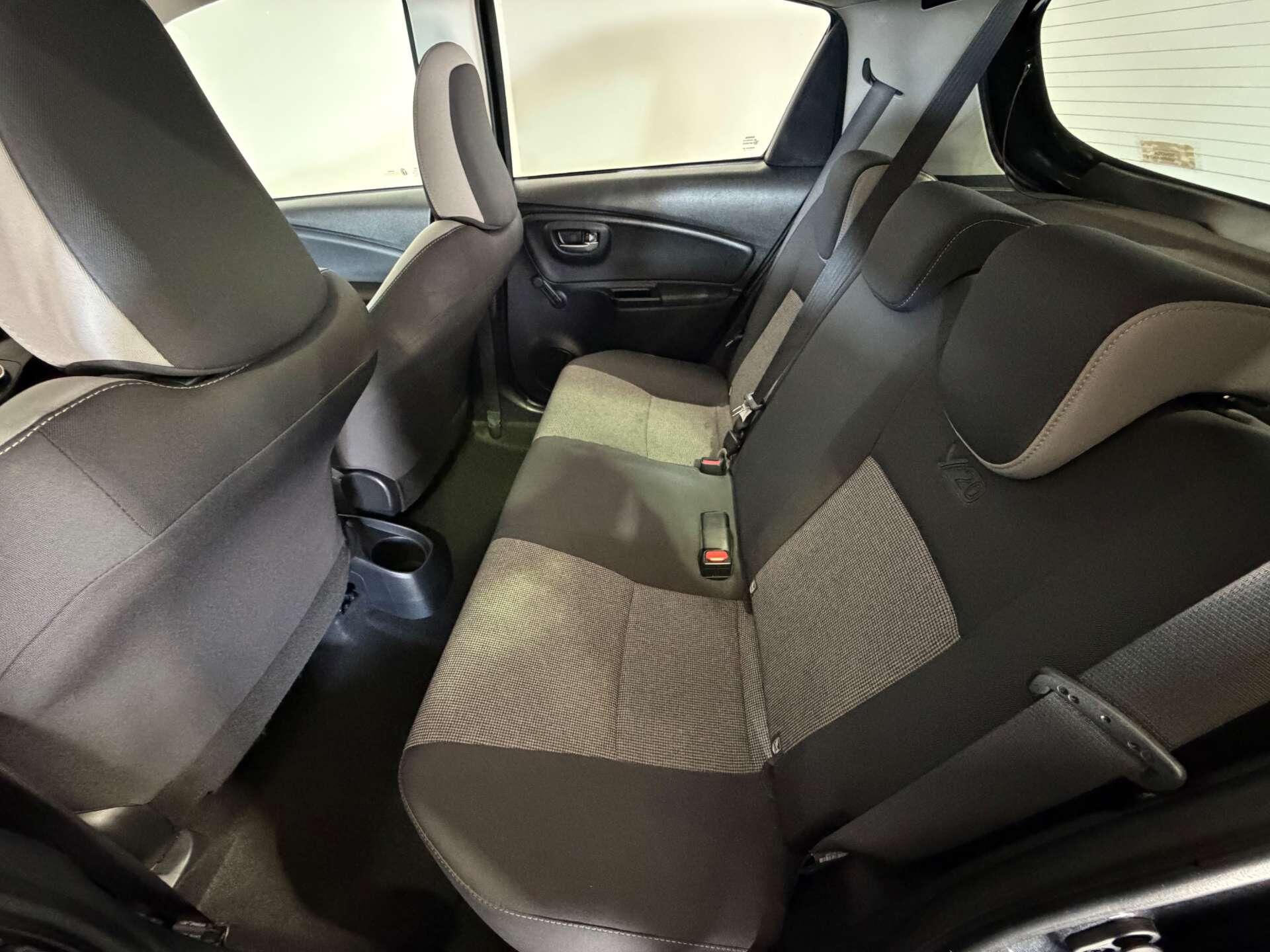 Toyota Yaris view 44