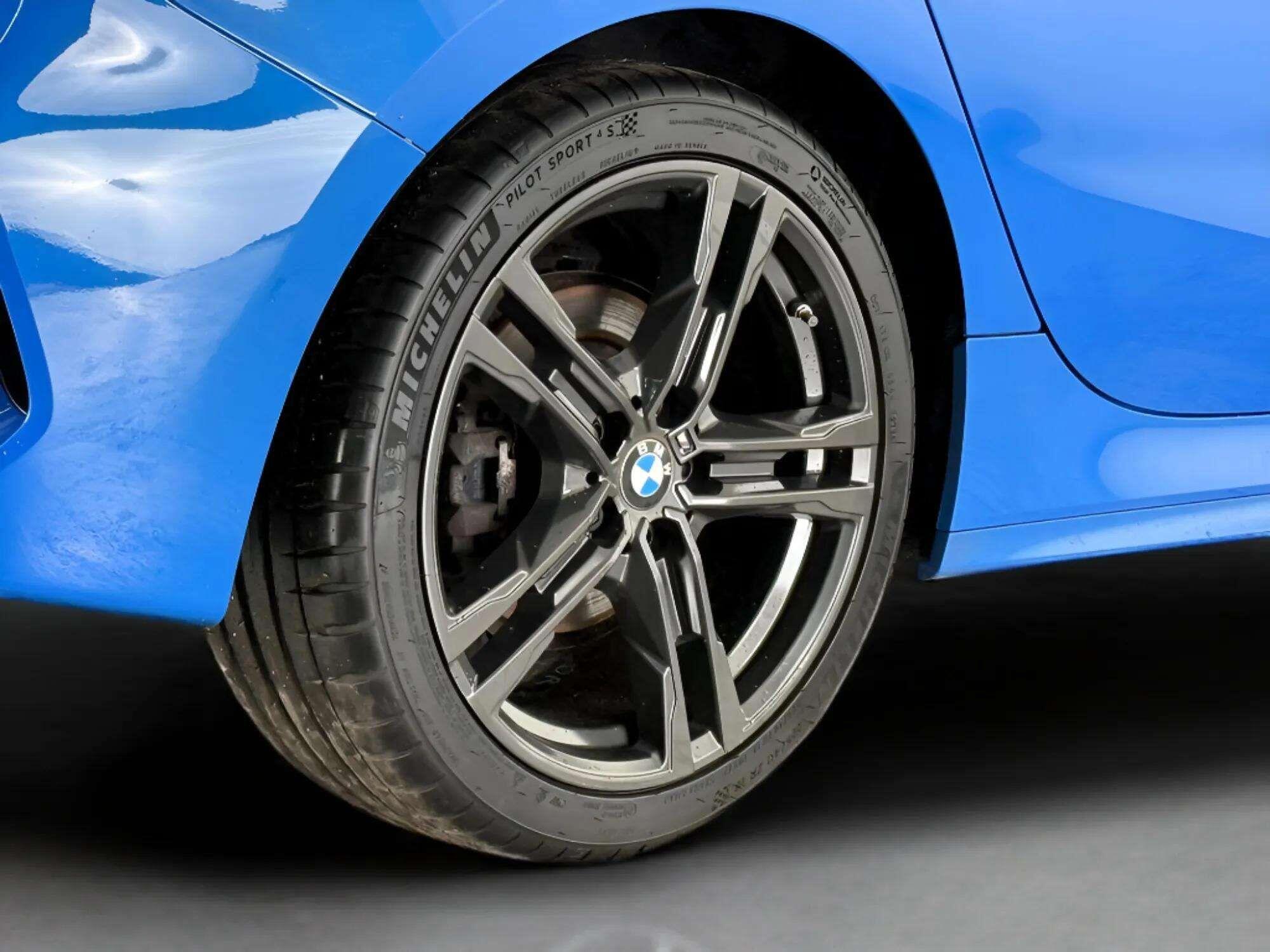 BMW 1 Series view 9