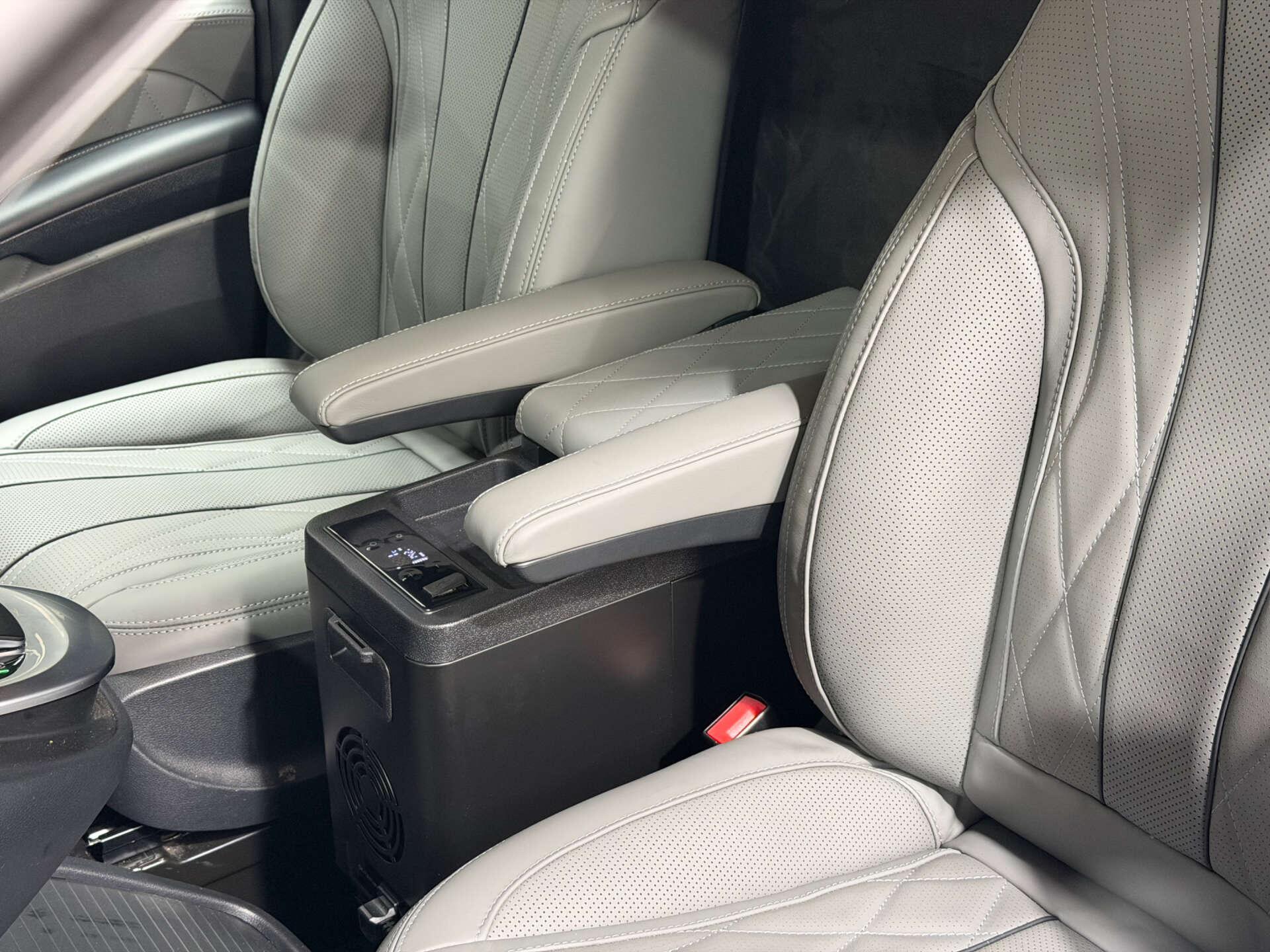 Mercedes-Benz V Class view 41
