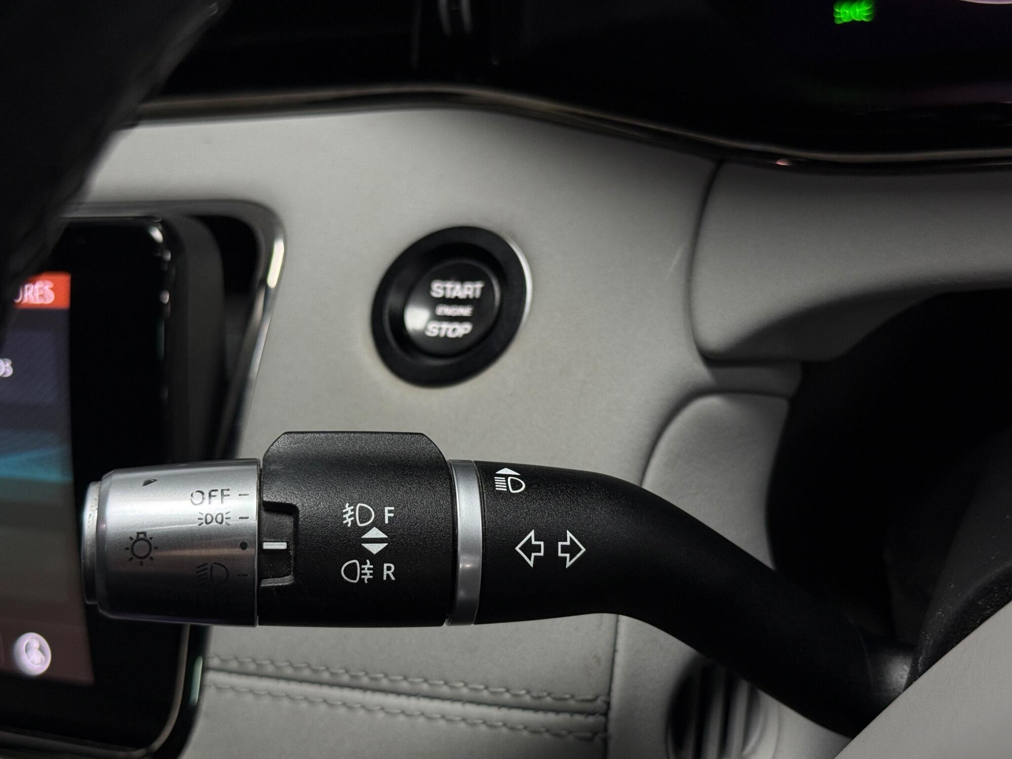 Land Rover Range Rover Evoque view 26
