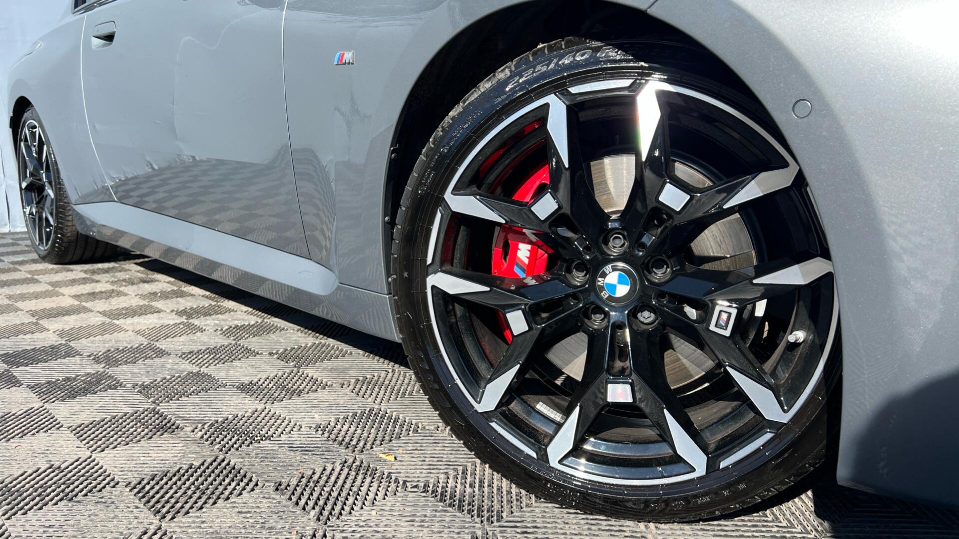 BMW 2 Series view 25
