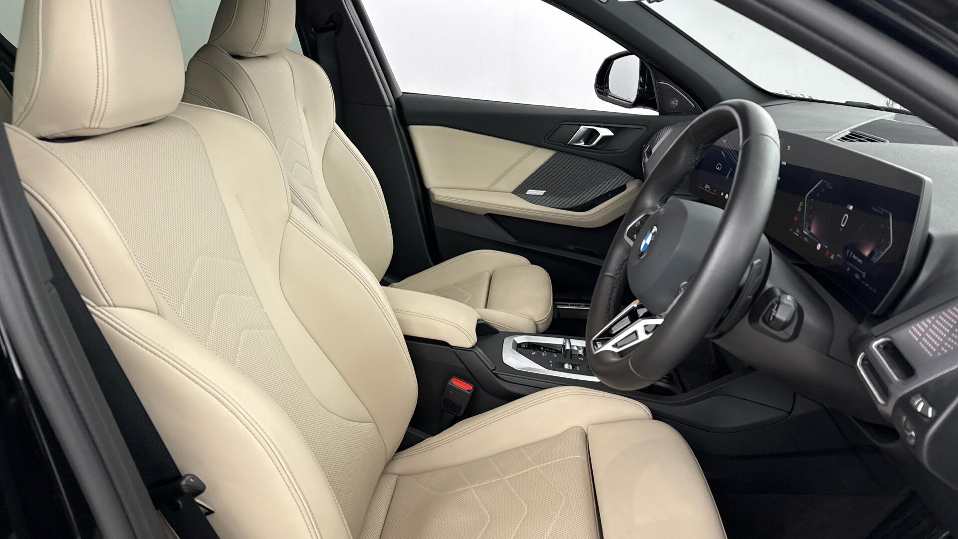 BMW 1 Series view 12