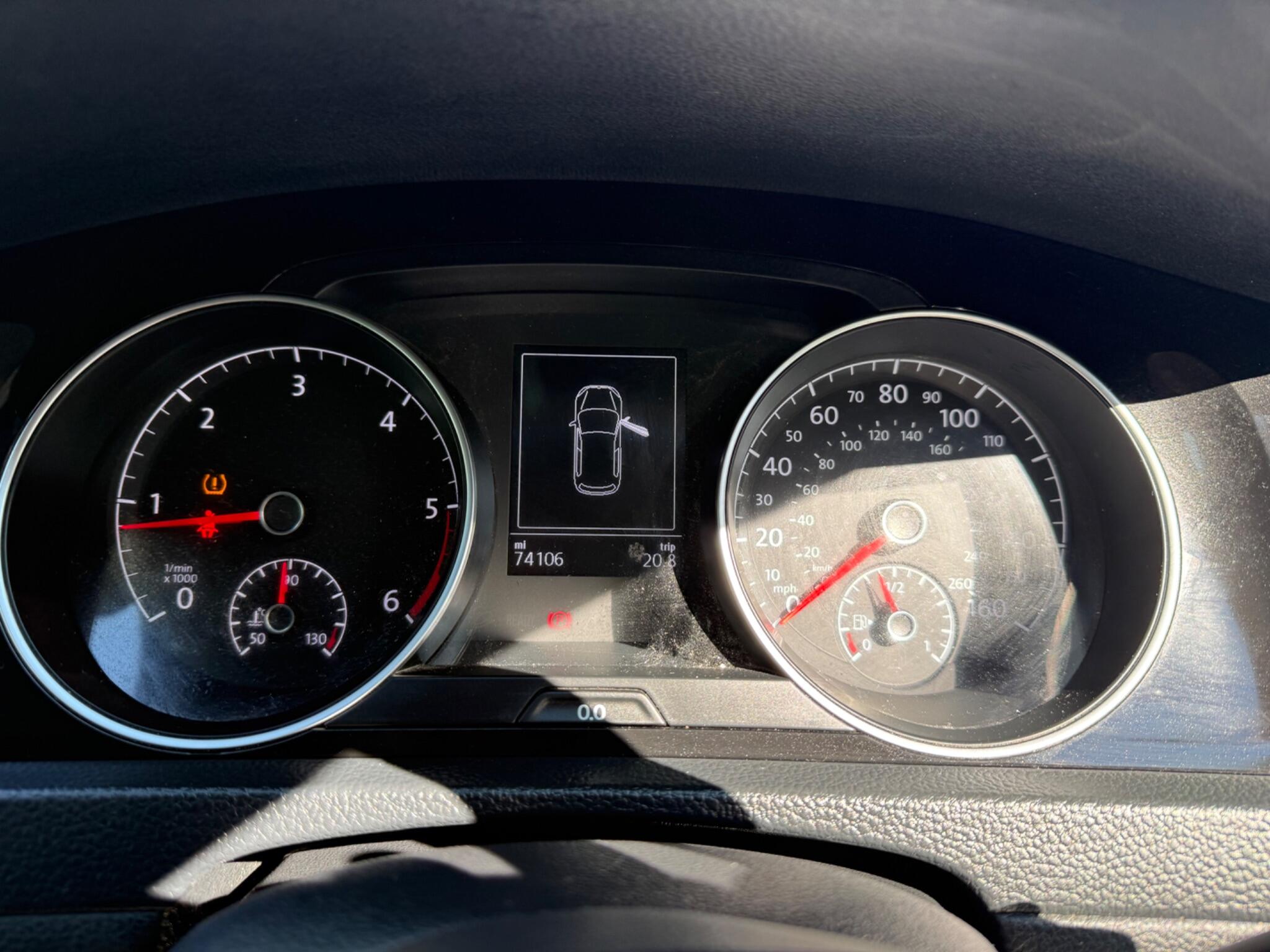 2014 Volkswagen Golf image 18