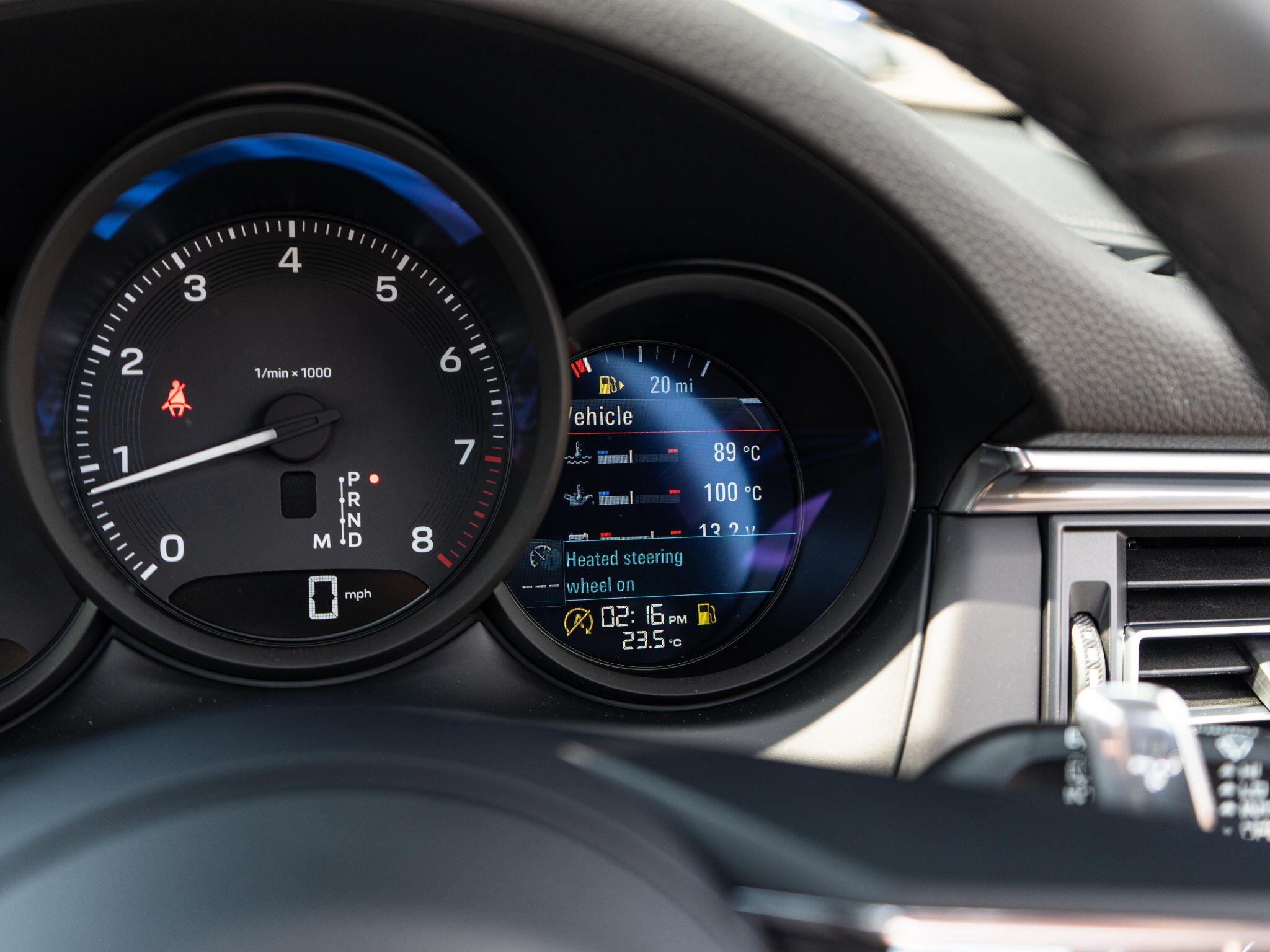 Porsche Macan view 30