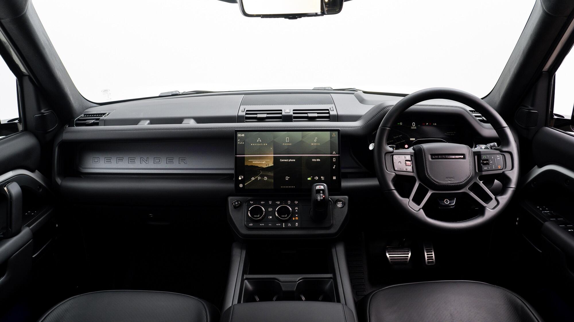 Land Rover Defender 110 view 5