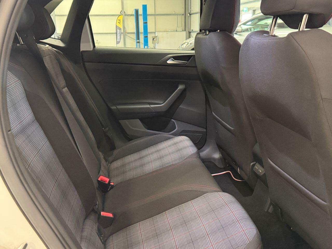 Volkswagen Polo view 18
