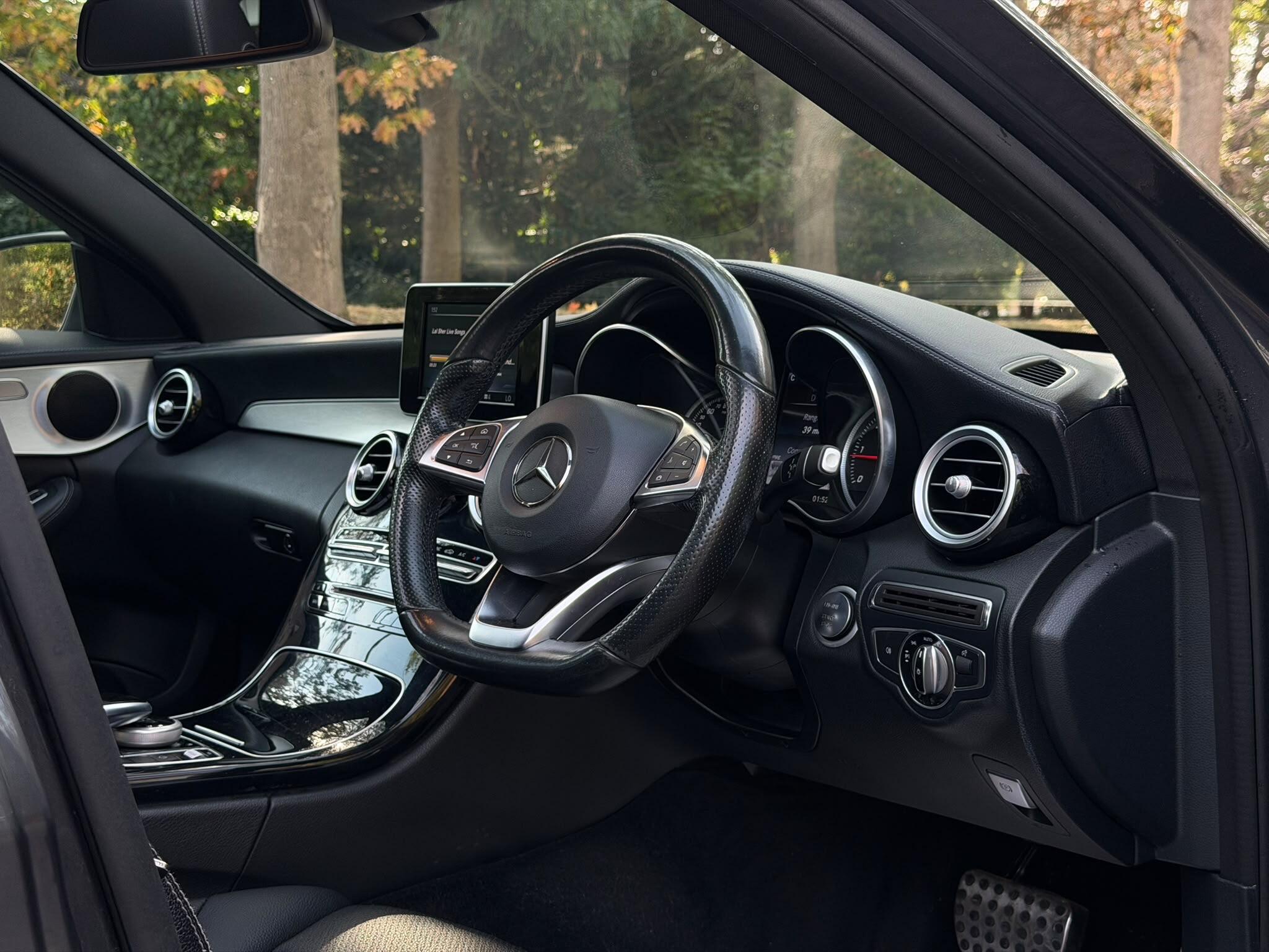 Mercedes-Benz C-Class view 9