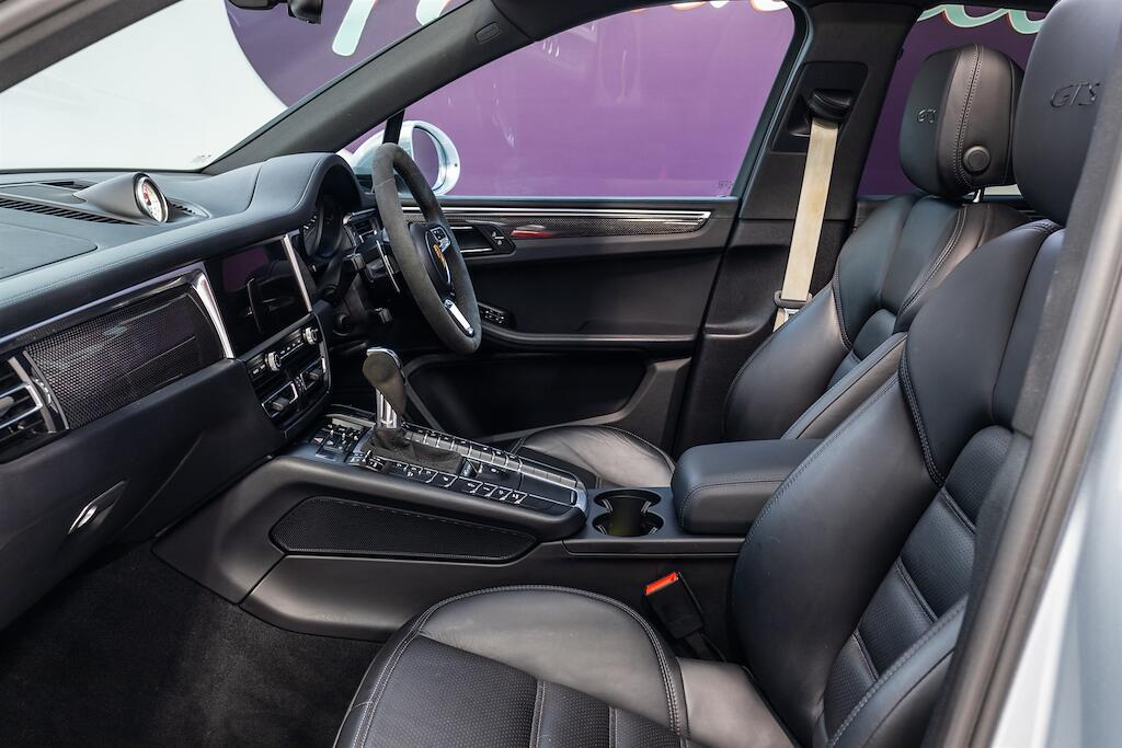 Porsche Macan view 10