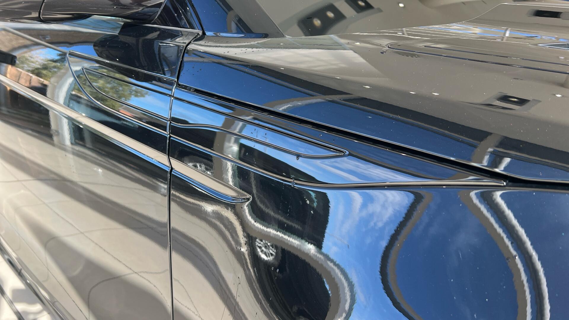 Land Rover Range Rover Evoque view 38