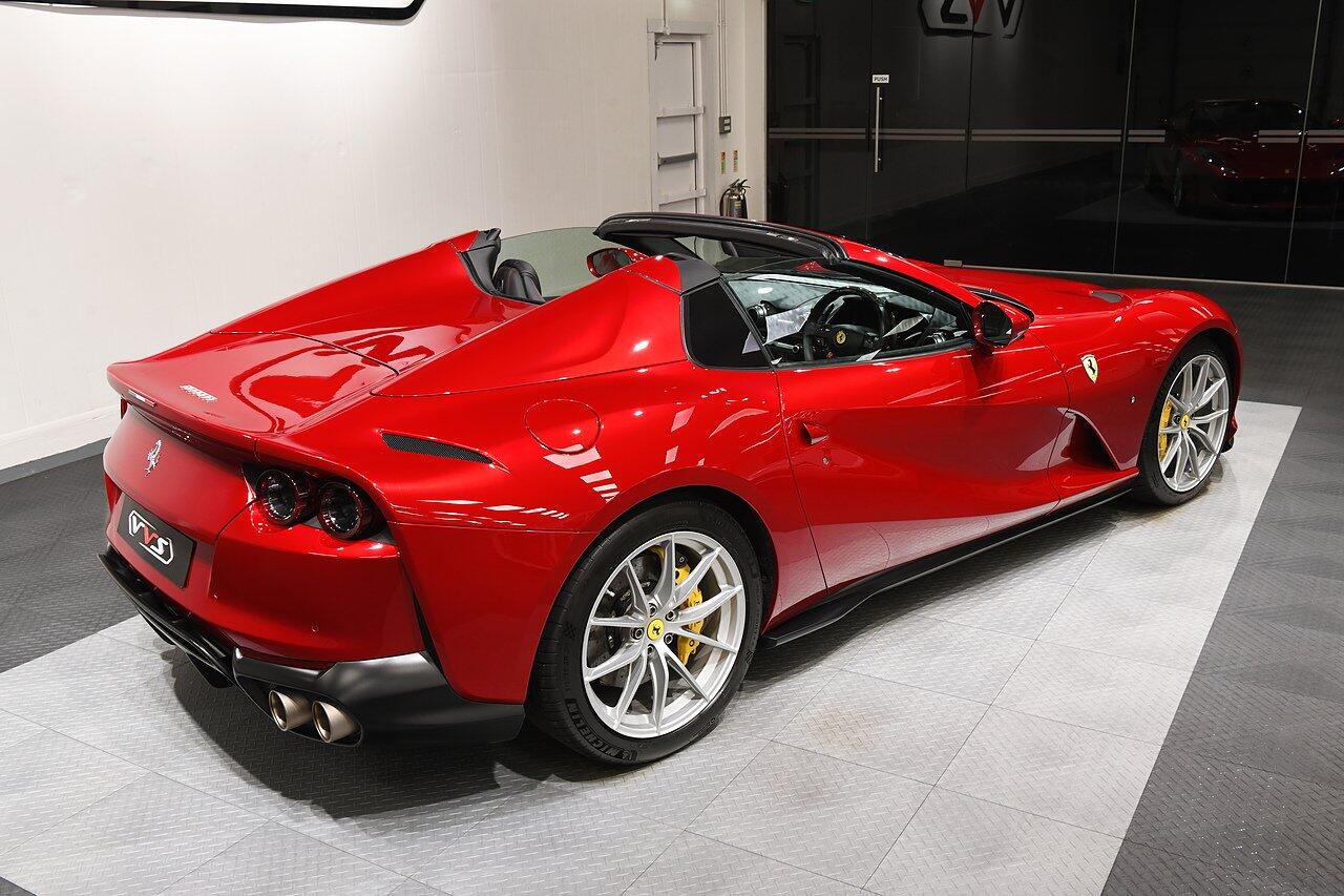 Ferrari 812 view 35