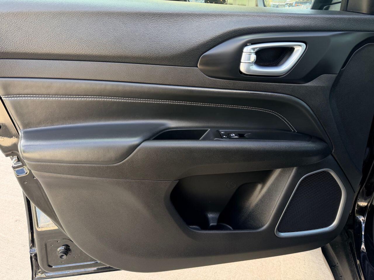 Jeep Compass view 25