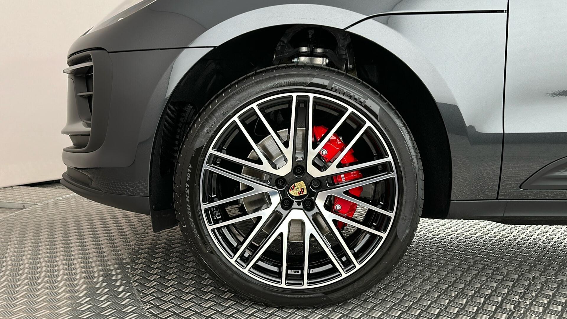 Porsche Macan view 6