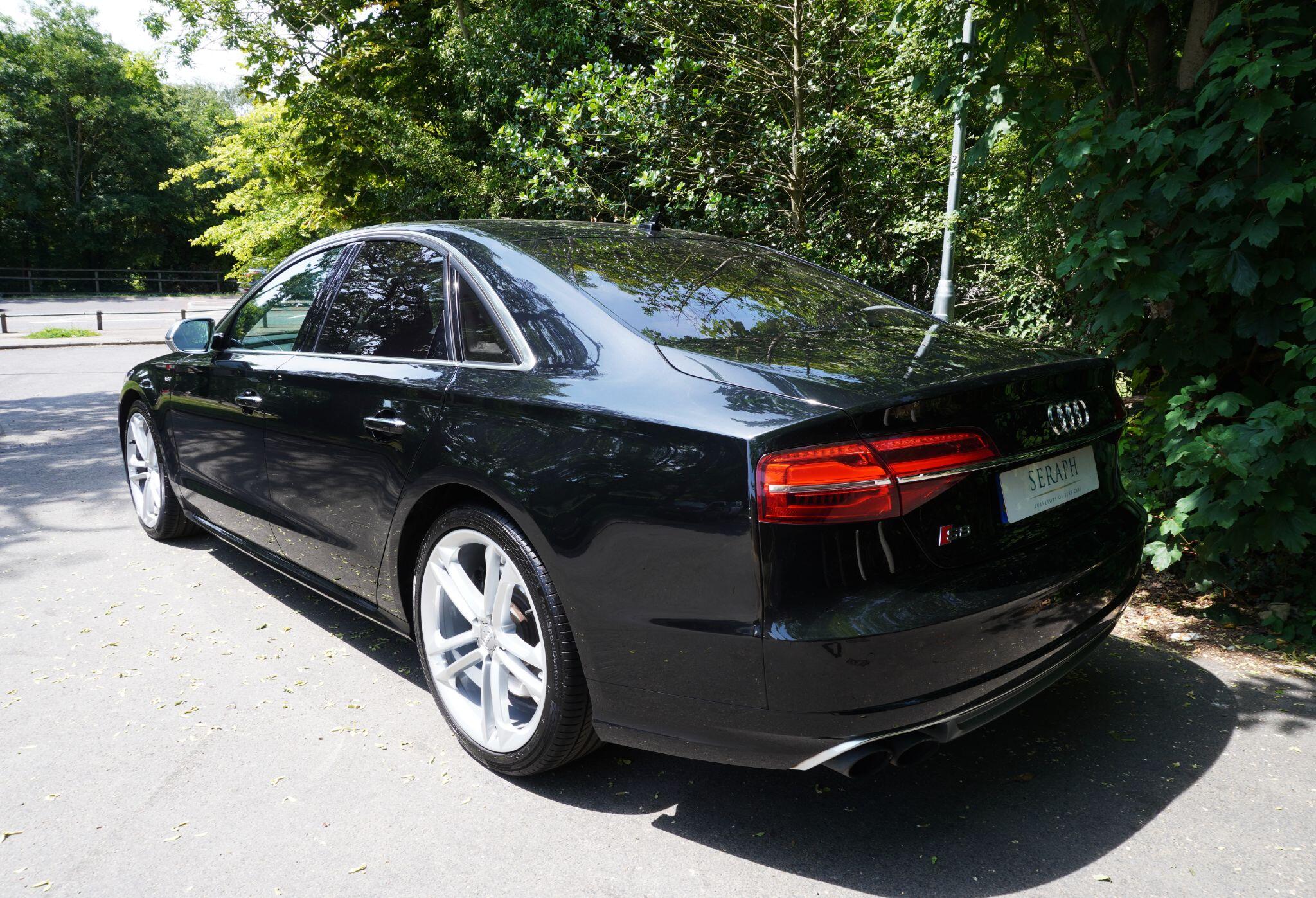 Audi S8 view 5