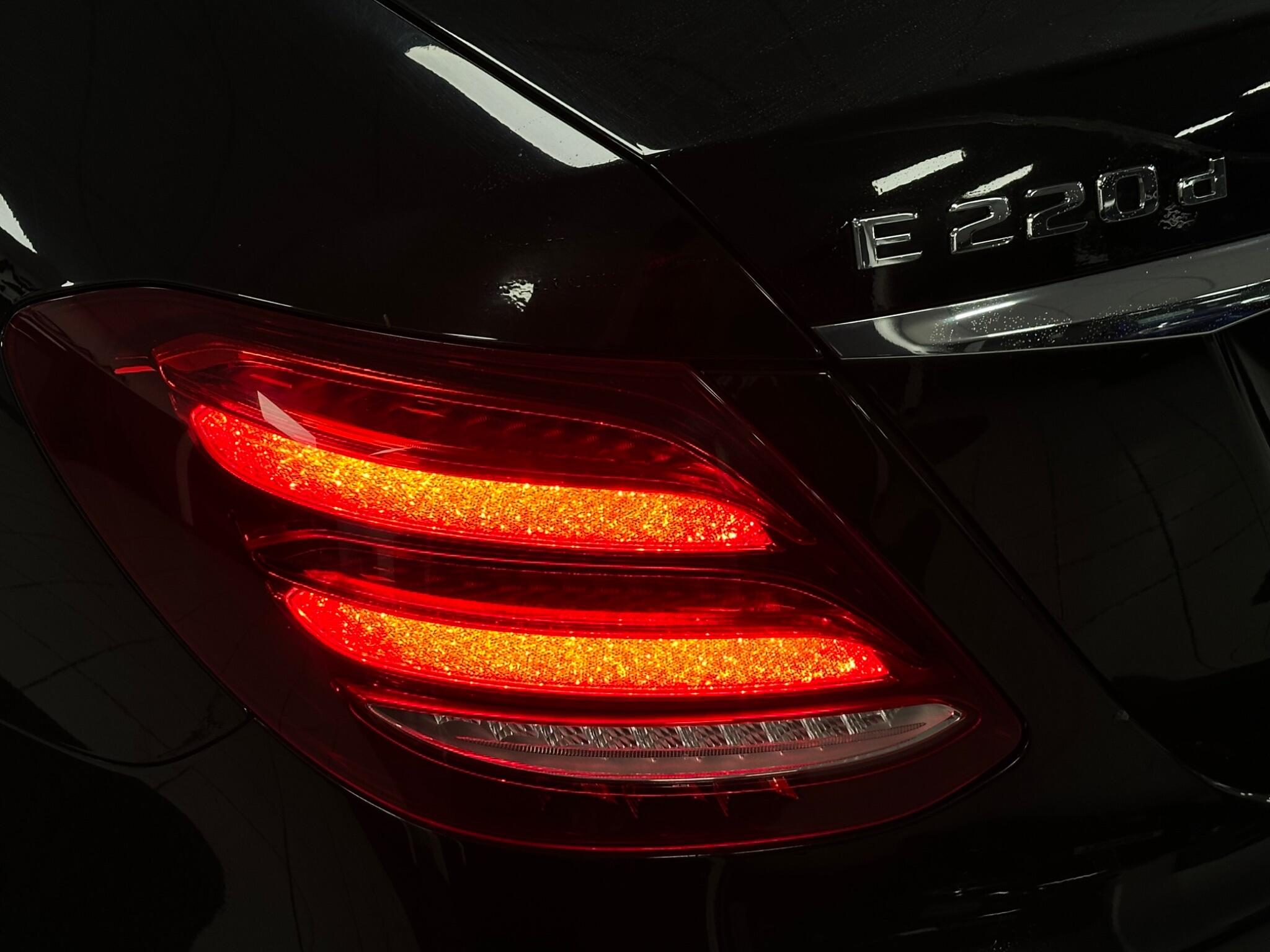 Mercedes-Benz E Class view 42