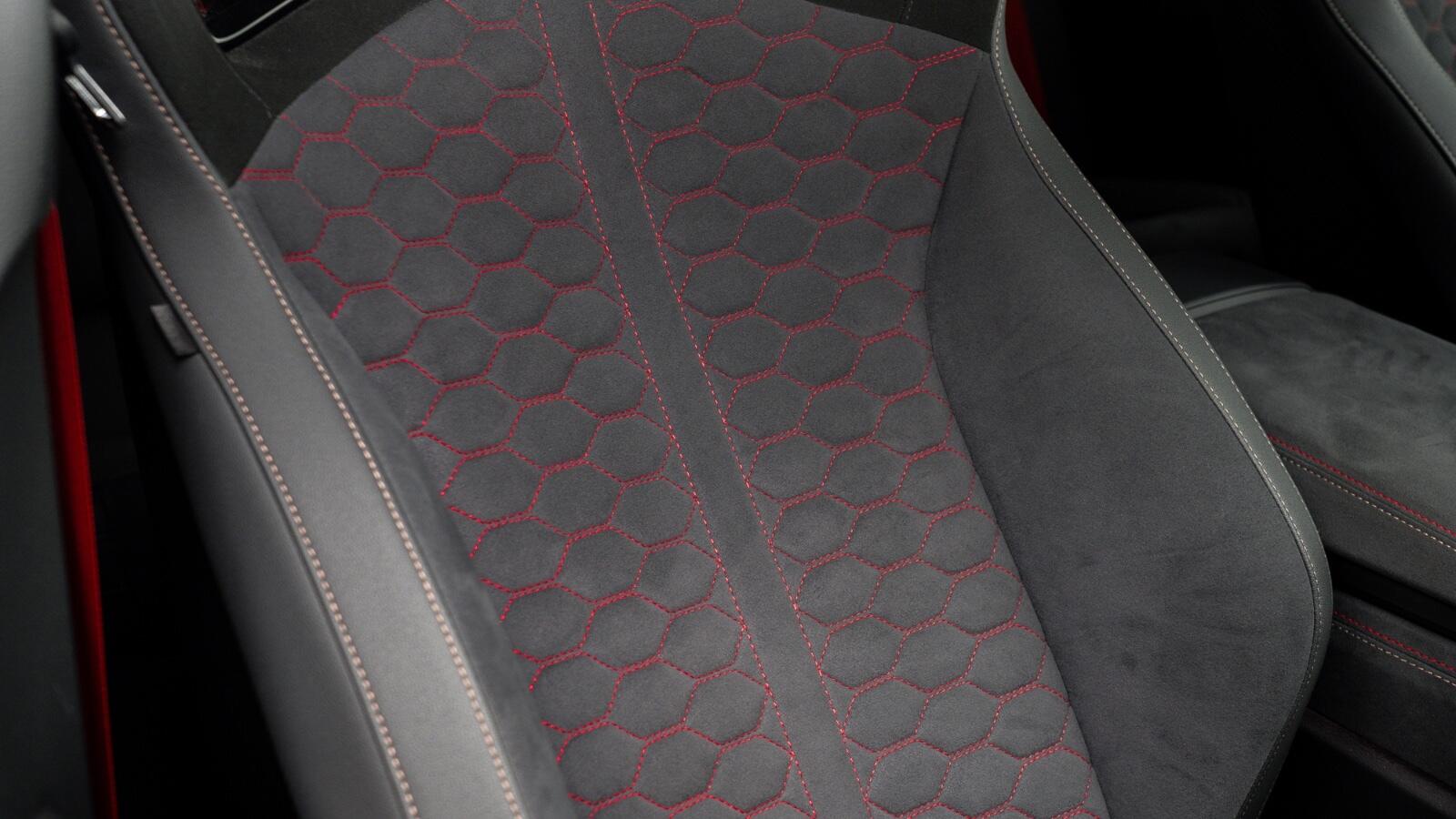 Audi RS6 Avant view 26