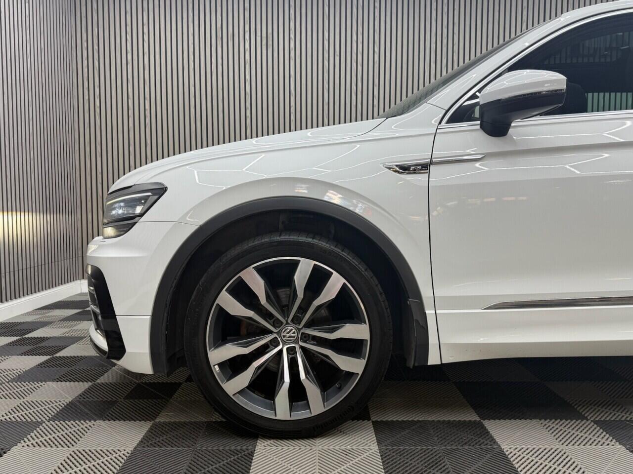 Volkswagen Tiguan view 22